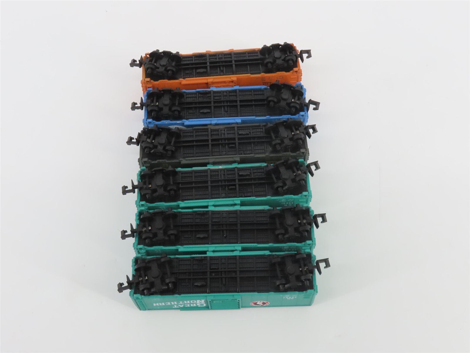 N TR Shops GN Great Northern Assorted Scheme 40' Boxcars 6-Pack Pro Custom