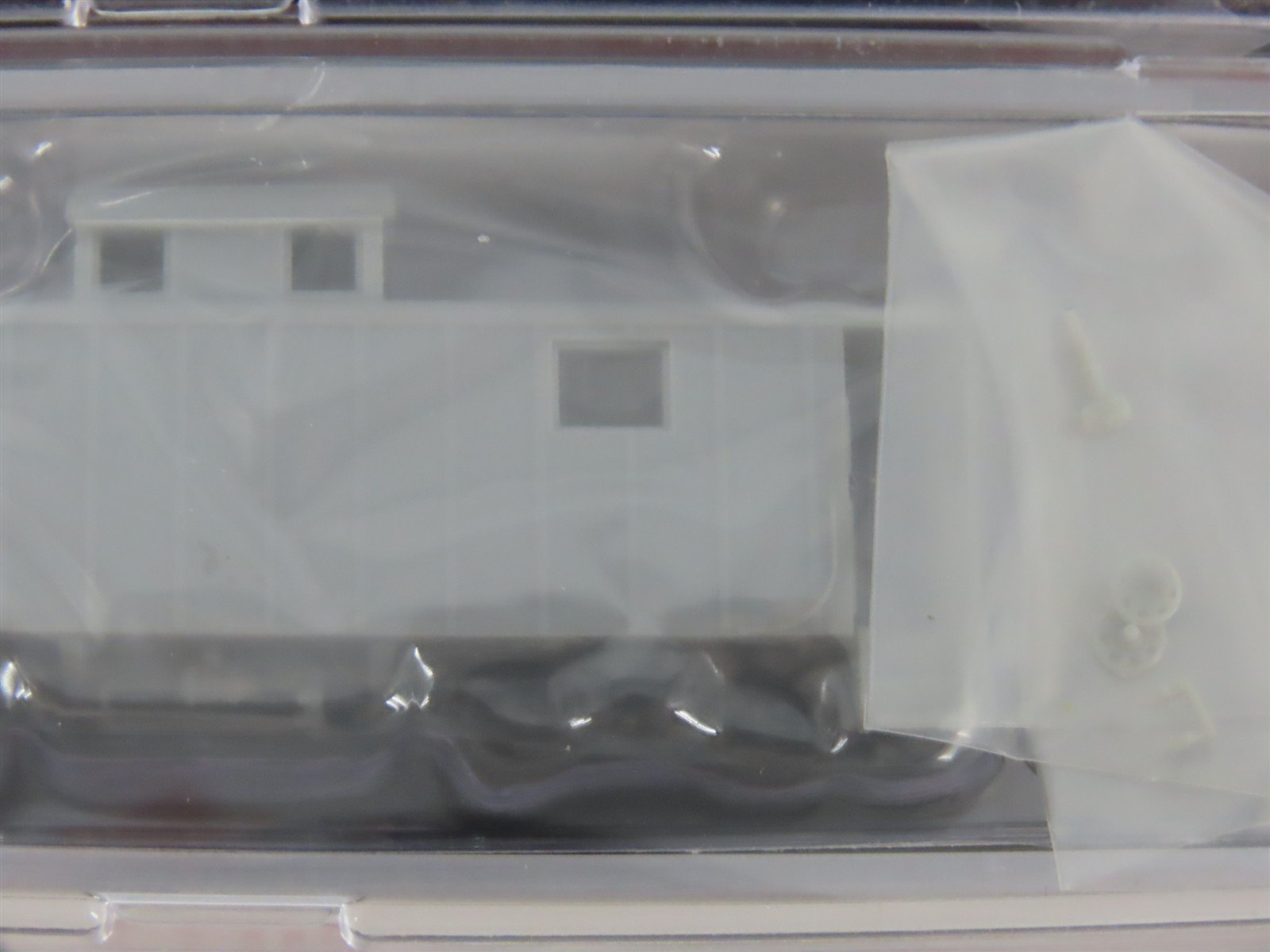 N Scale Atlas 50003495 Undecorated NE-5 Caboose 3-Pack