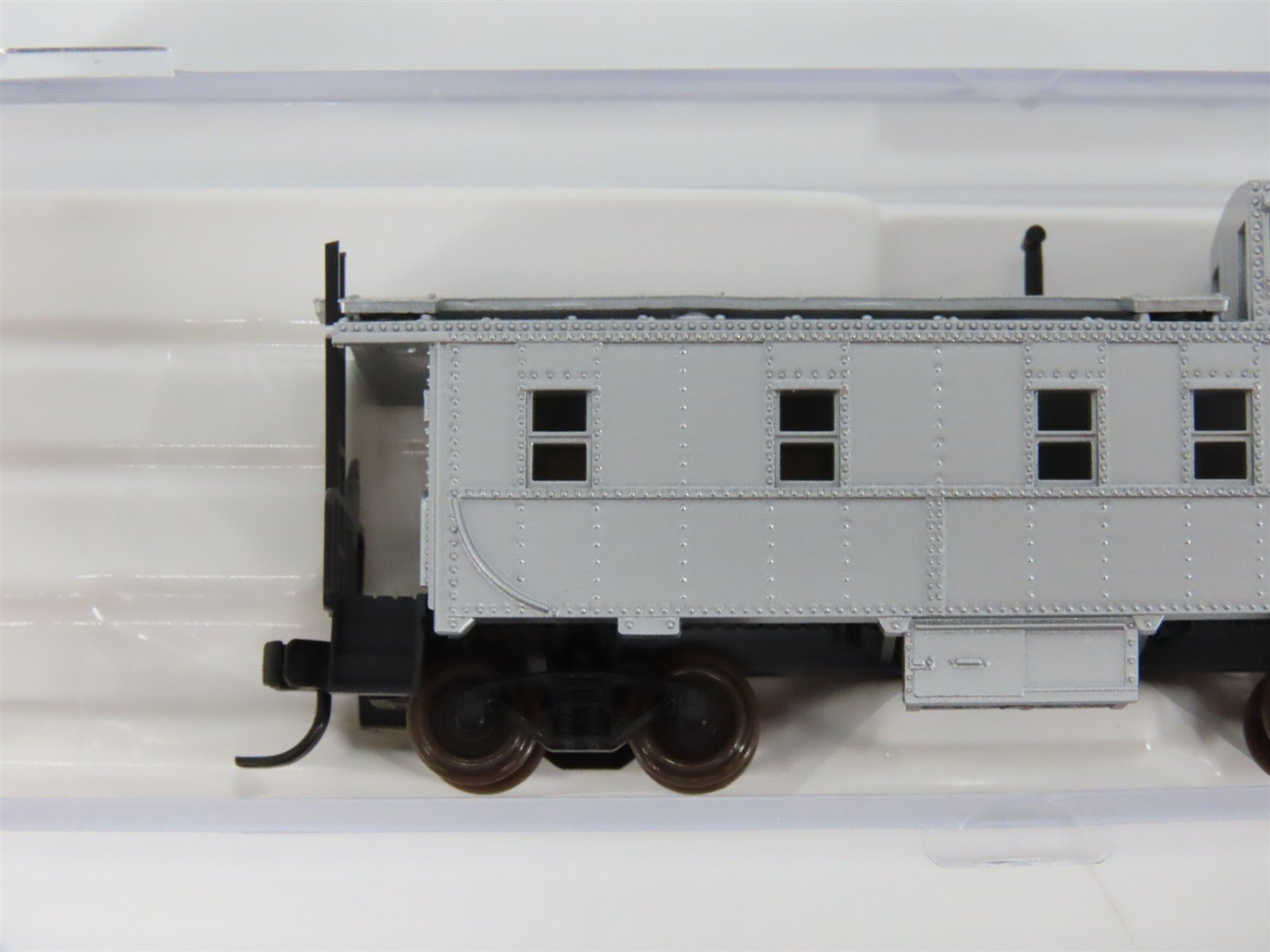 N Scale Atlas 3560S Undecorated Silver Caboose 3-Pack