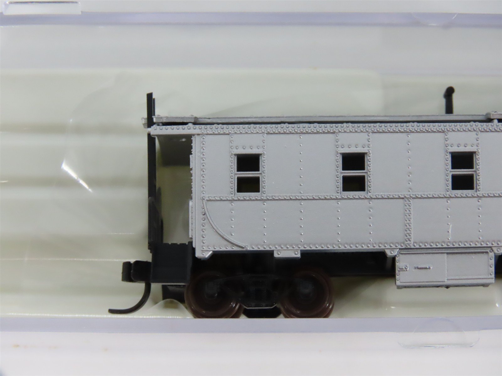 N Scale Atlas 3560S Undecorated Silver Caboose 3-Pack