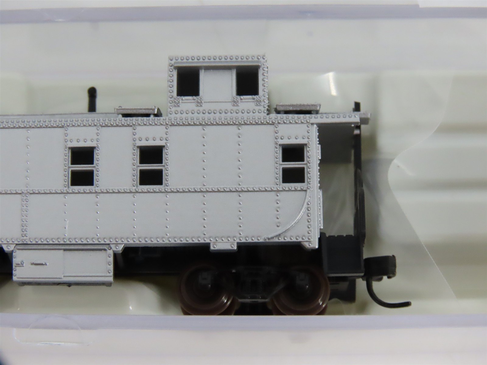 N Scale Atlas 3560S Undecorated Silver Caboose 3-Pack