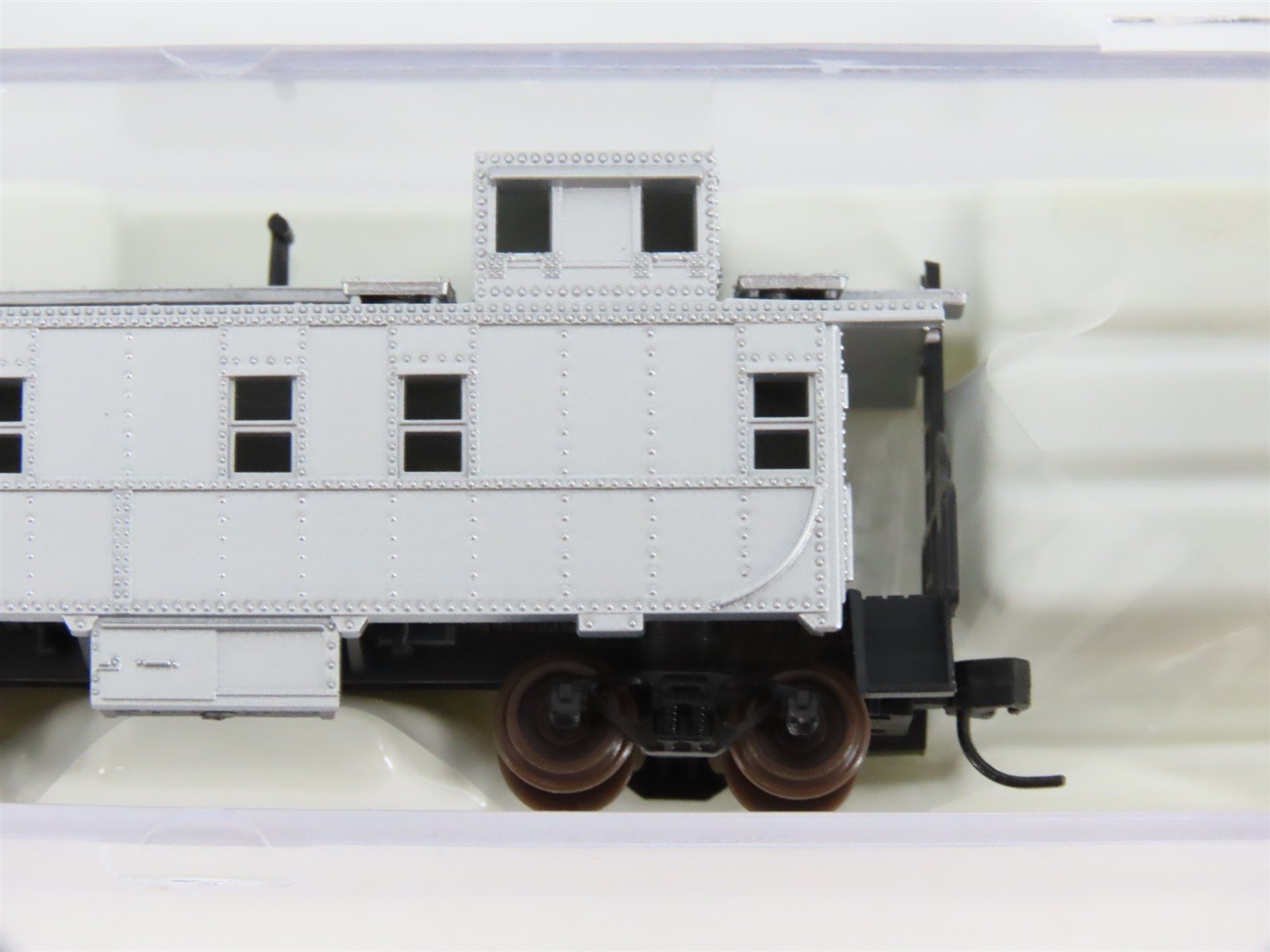 N Scale Atlas 3560S Undecorated Silver Caboose 3-Pack