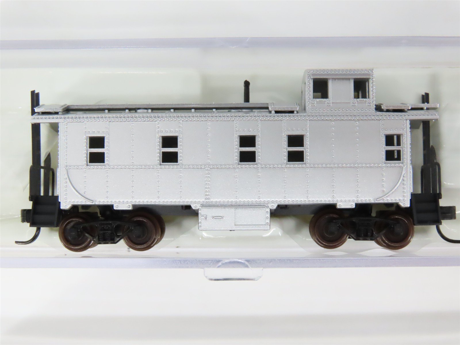 N Scale Atlas 3560S Undecorated Silver Caboose 12-Pack