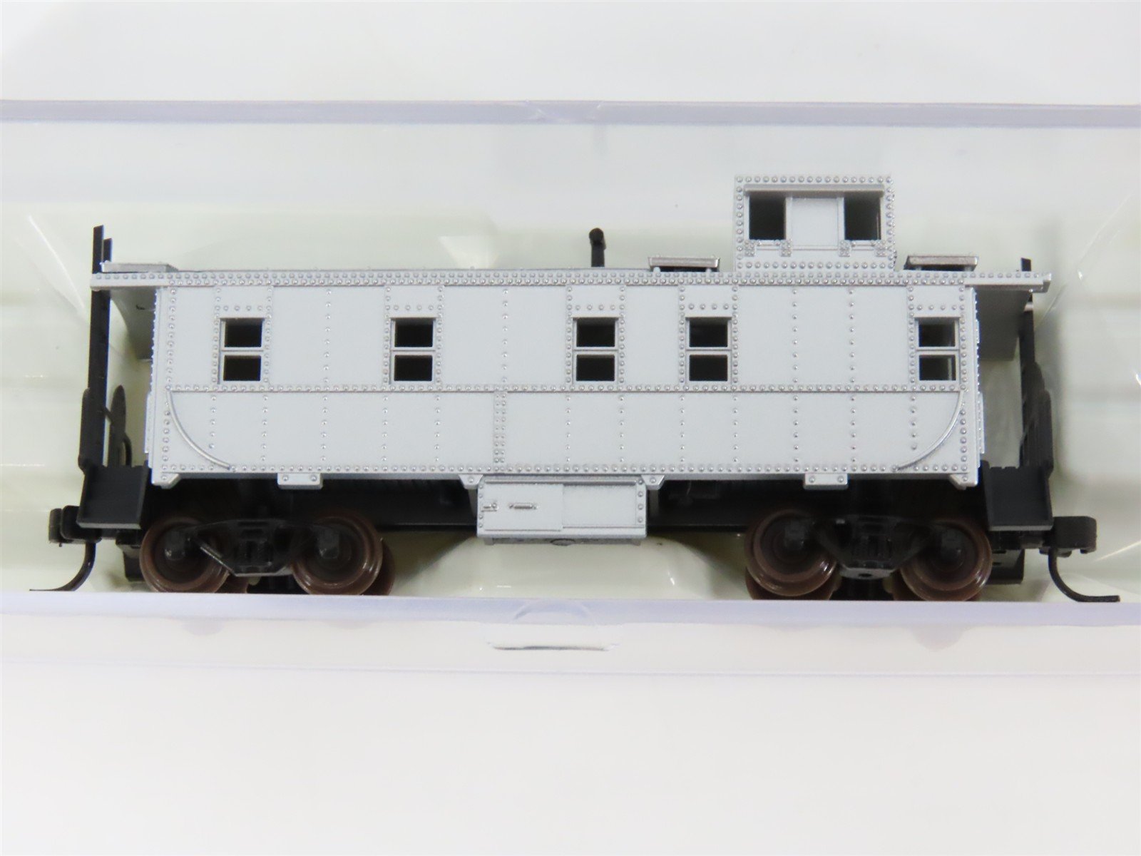 N Scale Atlas 3560S Undecorated Silver Caboose 12-Pack