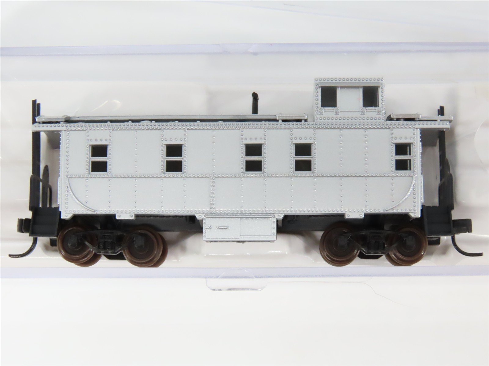 N Scale Atlas 3560S Undecorated Silver Caboose 12-Pack