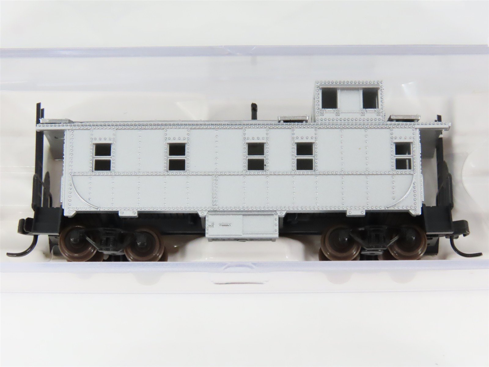 N Scale Atlas 3560S Undecorated Silver Caboose 12-Pack