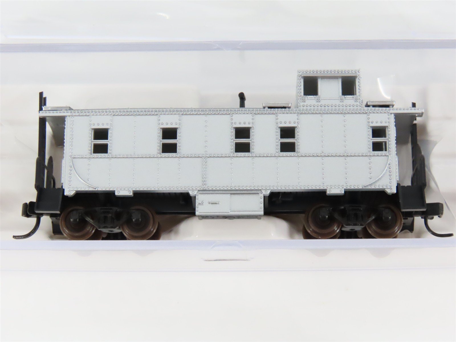 N Scale Atlas 3560S Undecorated Silver Caboose 12-Pack