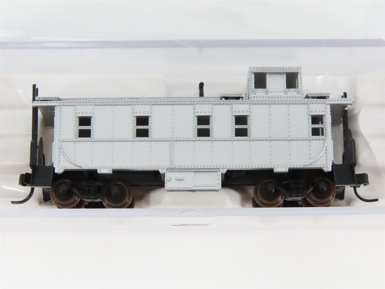 N Scale Atlas 3560S Undecorated Silver Caboose 12-Pack