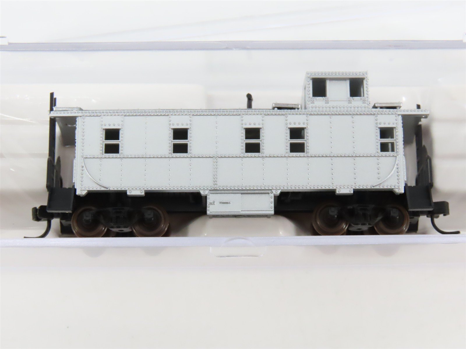 N Scale Atlas 3560S Undecorated Silver Caboose 12-Pack