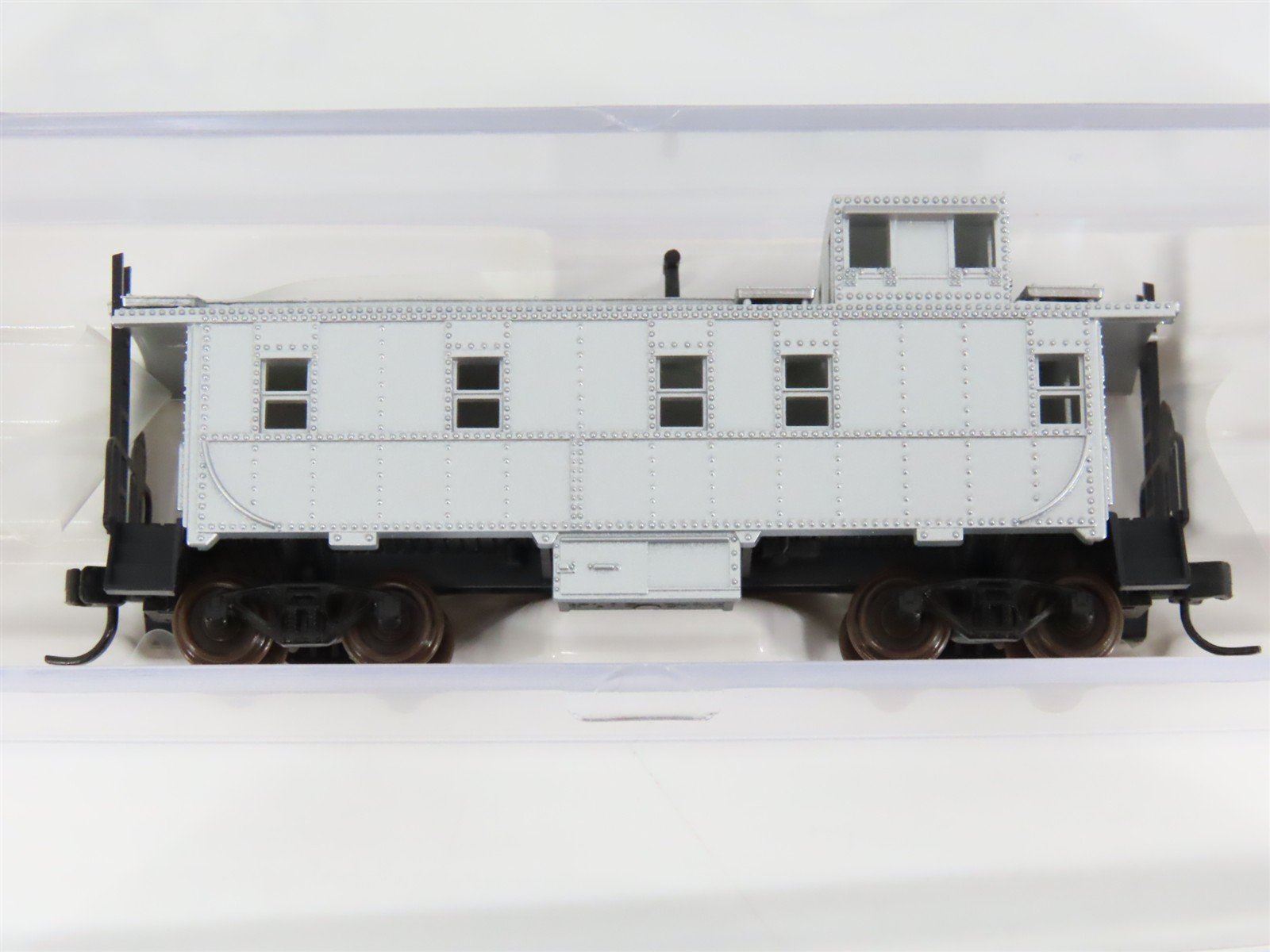 N Scale Atlas 3560S Undecorated Silver Caboose 12-Pack