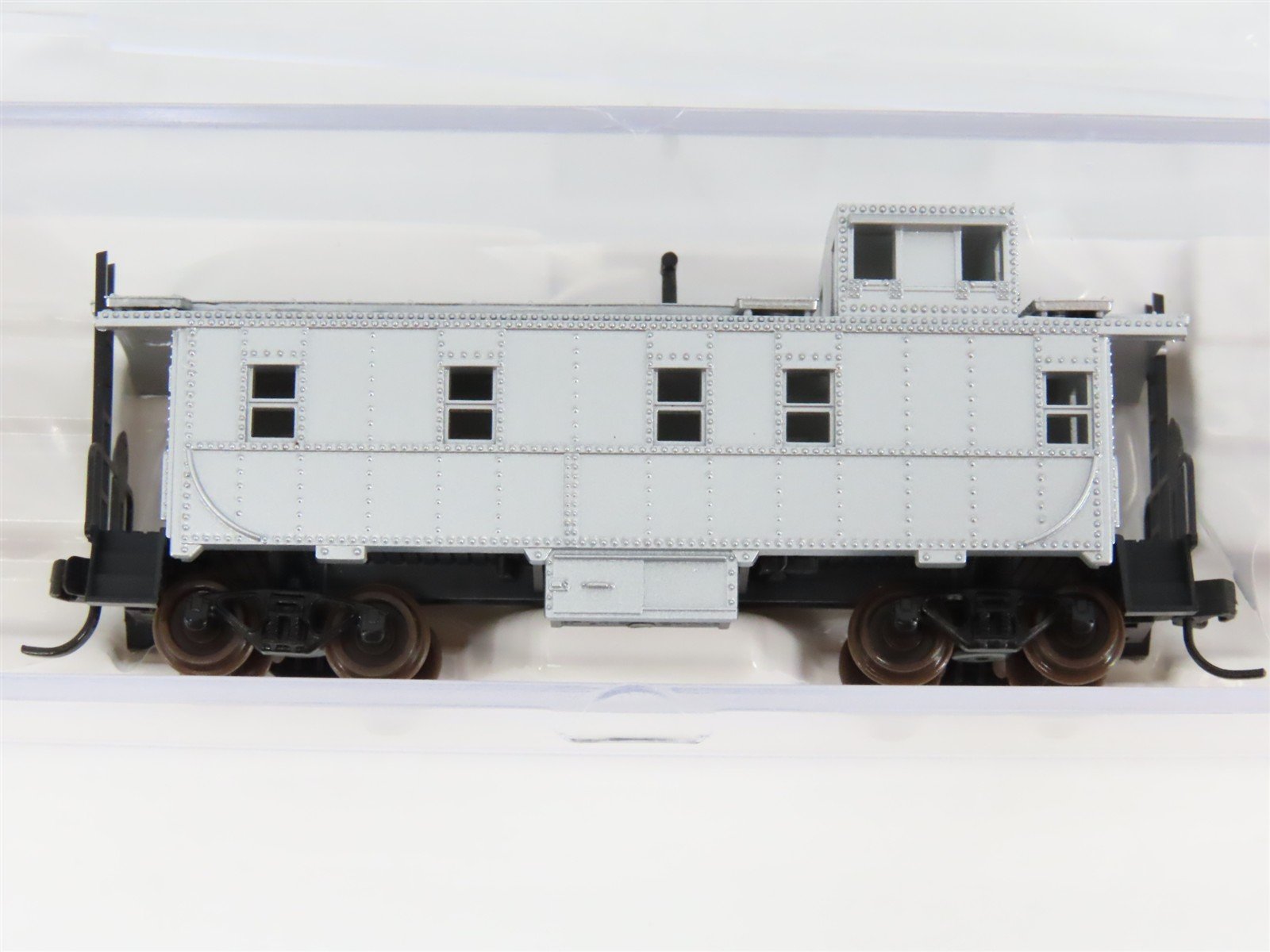 N Scale Atlas 3560S Undecorated Silver Caboose 12-Pack