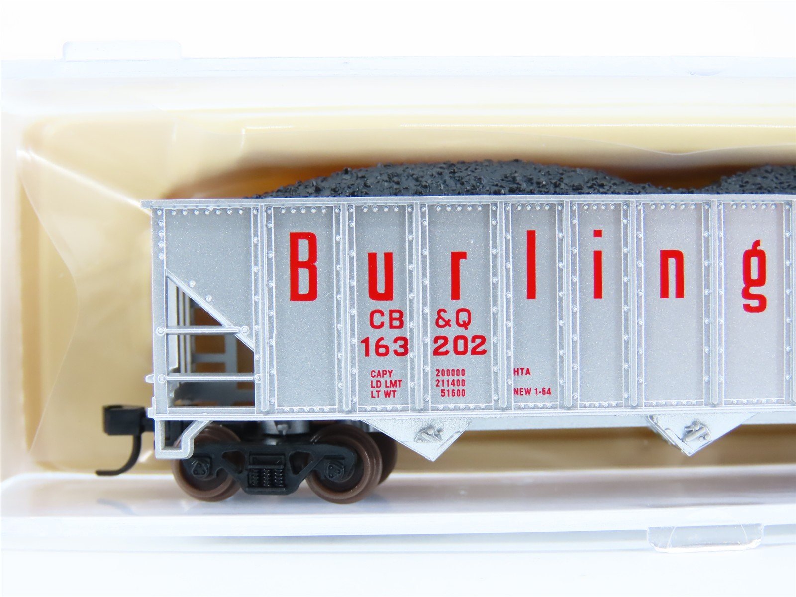 N Scale Atlas 32615 CB&Q Burlington Route 90-Ton 3-Bay Hopper #163202 w/ Load