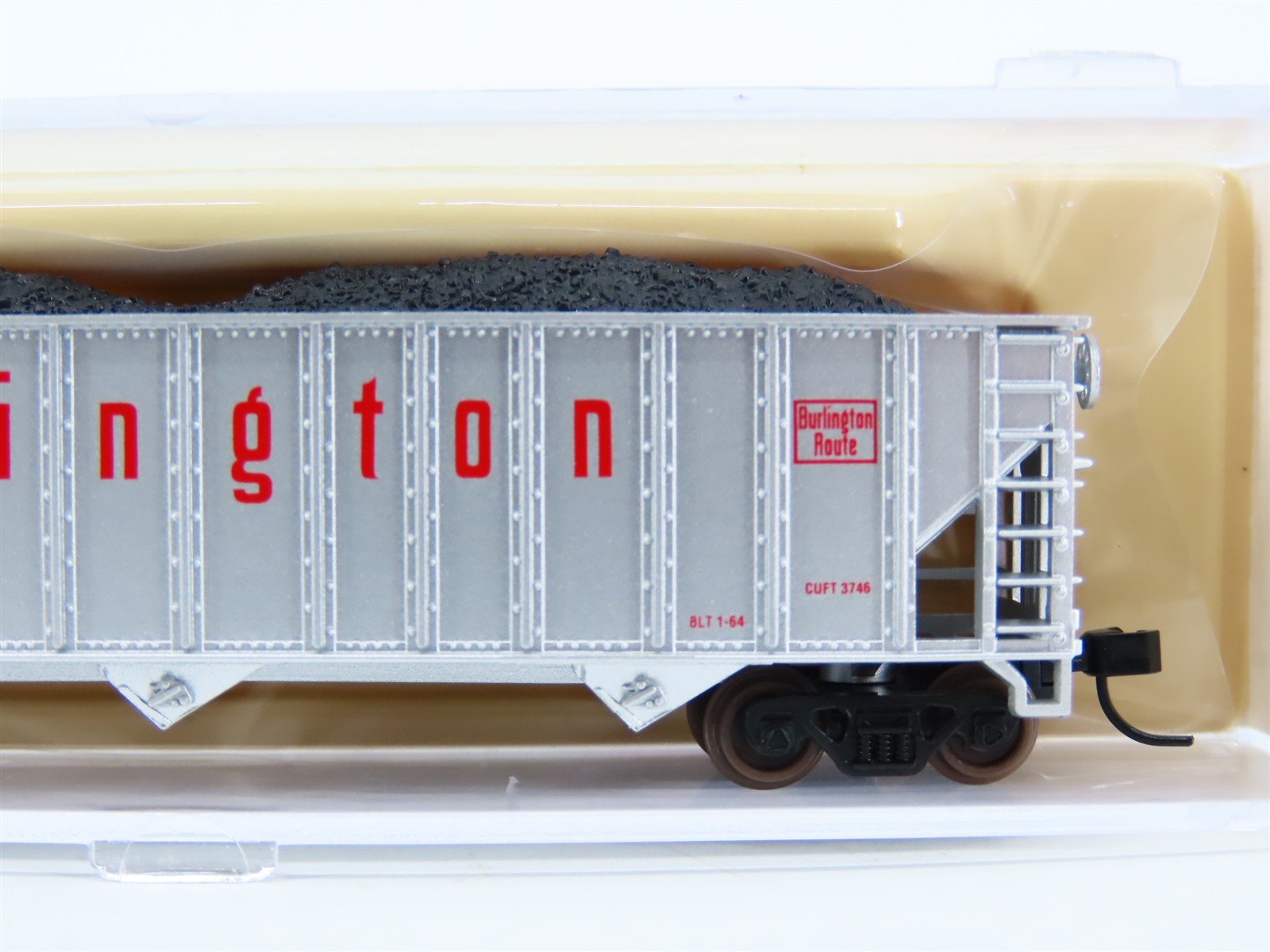 N Scale Atlas 32615 CB&Q Burlington Route 90-Ton 3-Bay Hopper #163202 w/ Load