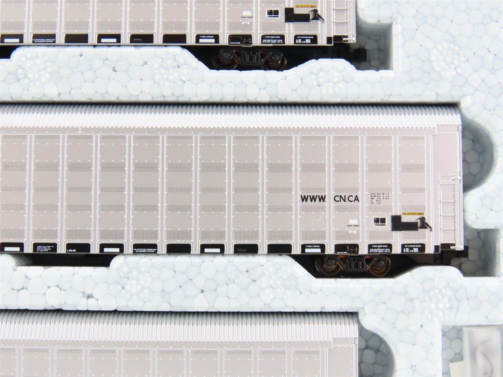 N Scale KATO 106-5503 CNA CN Canadian National Enclosed Autorack 4-Car Set