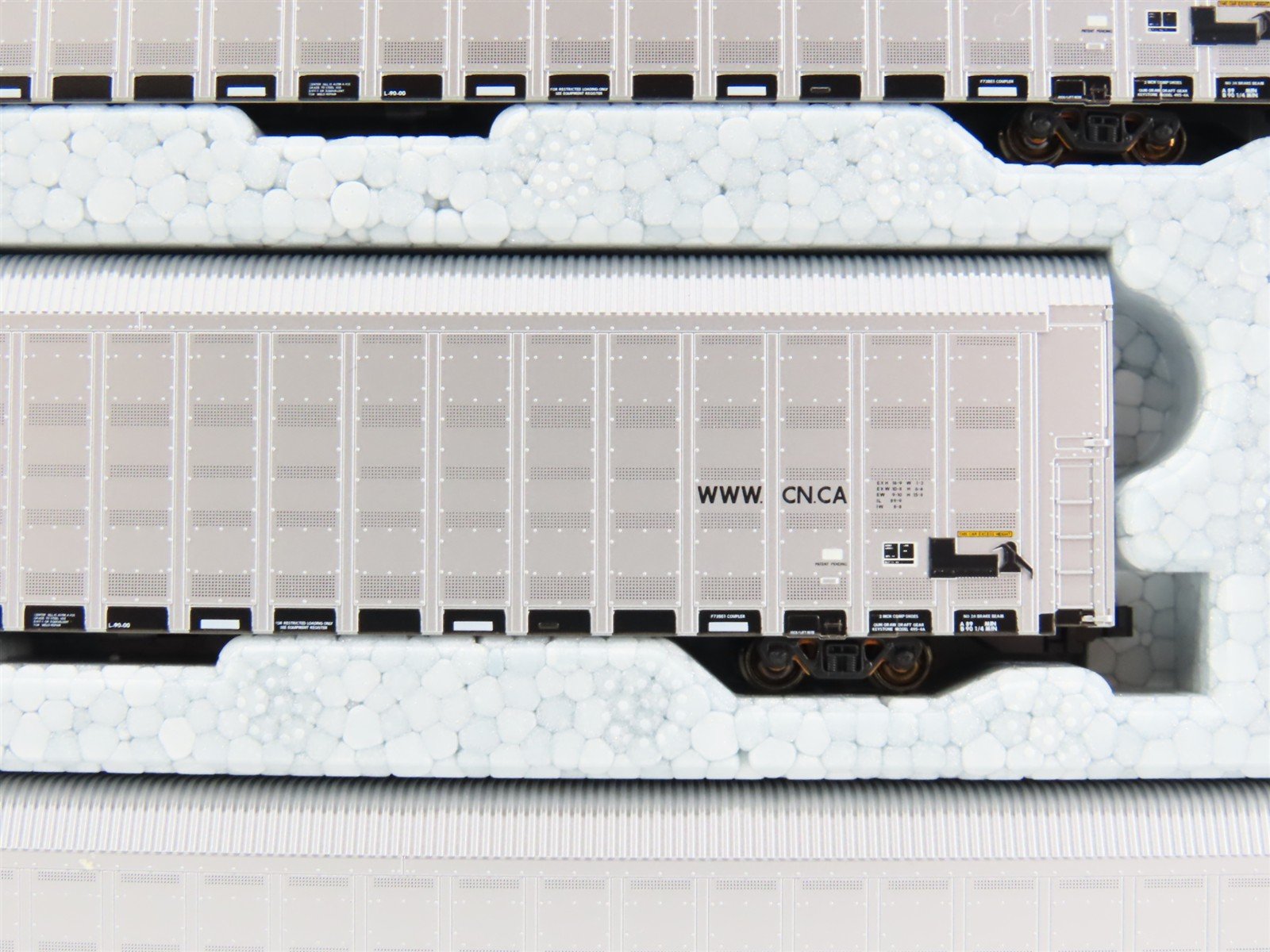 N Scale KATO 106-5503 CNA CN Canadian National Enclosed Autorack 4-Car Set