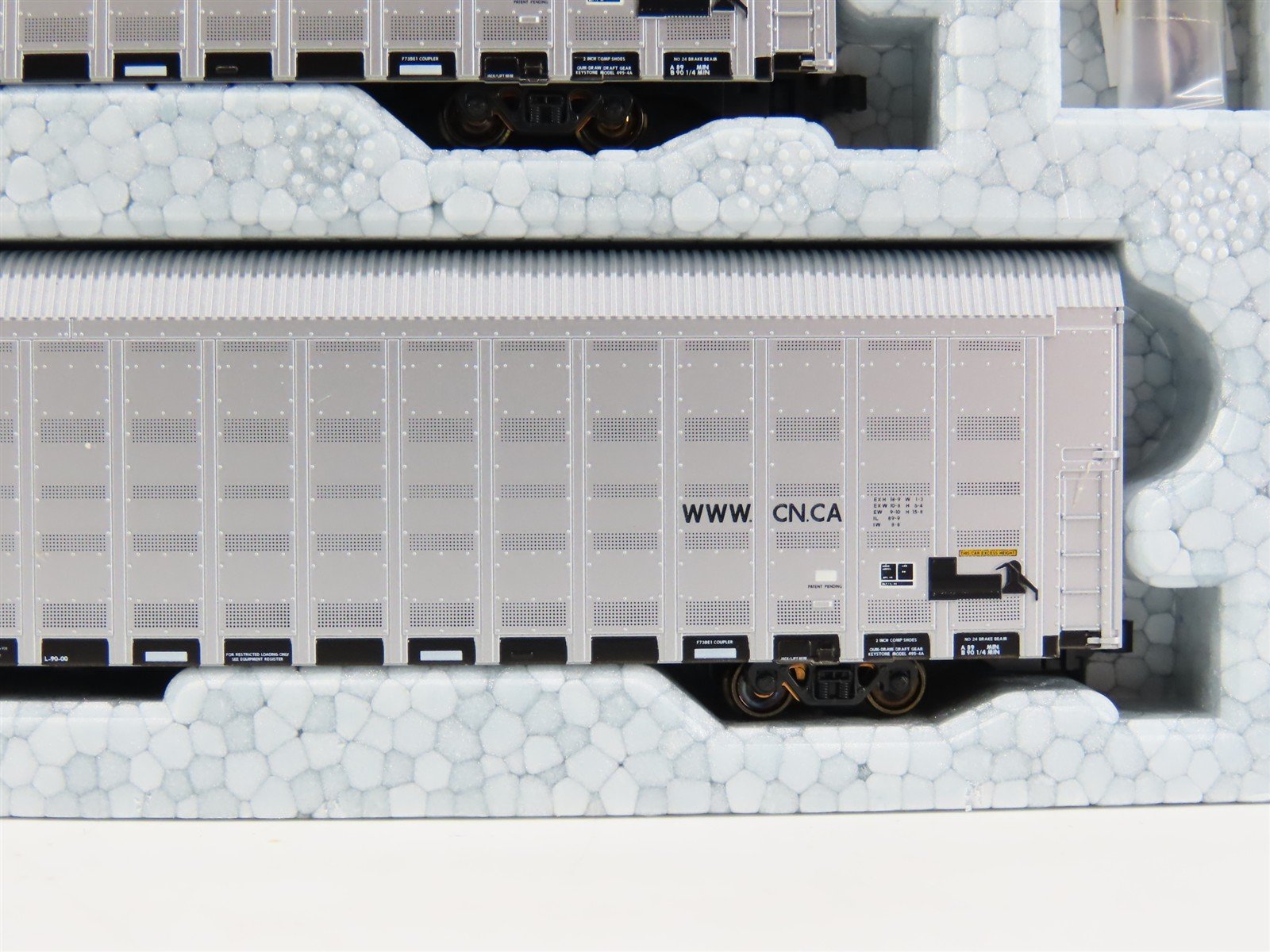 N Scale KATO 106-5503 CNA CN Canadian National Enclosed Autorack 4-Car Set