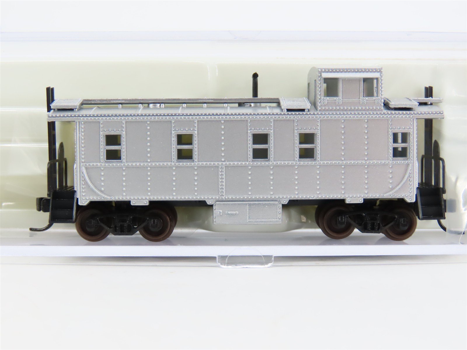 N Scale Atlas 3560S Undecorated Offset Cupola Riveted Steel Caboose