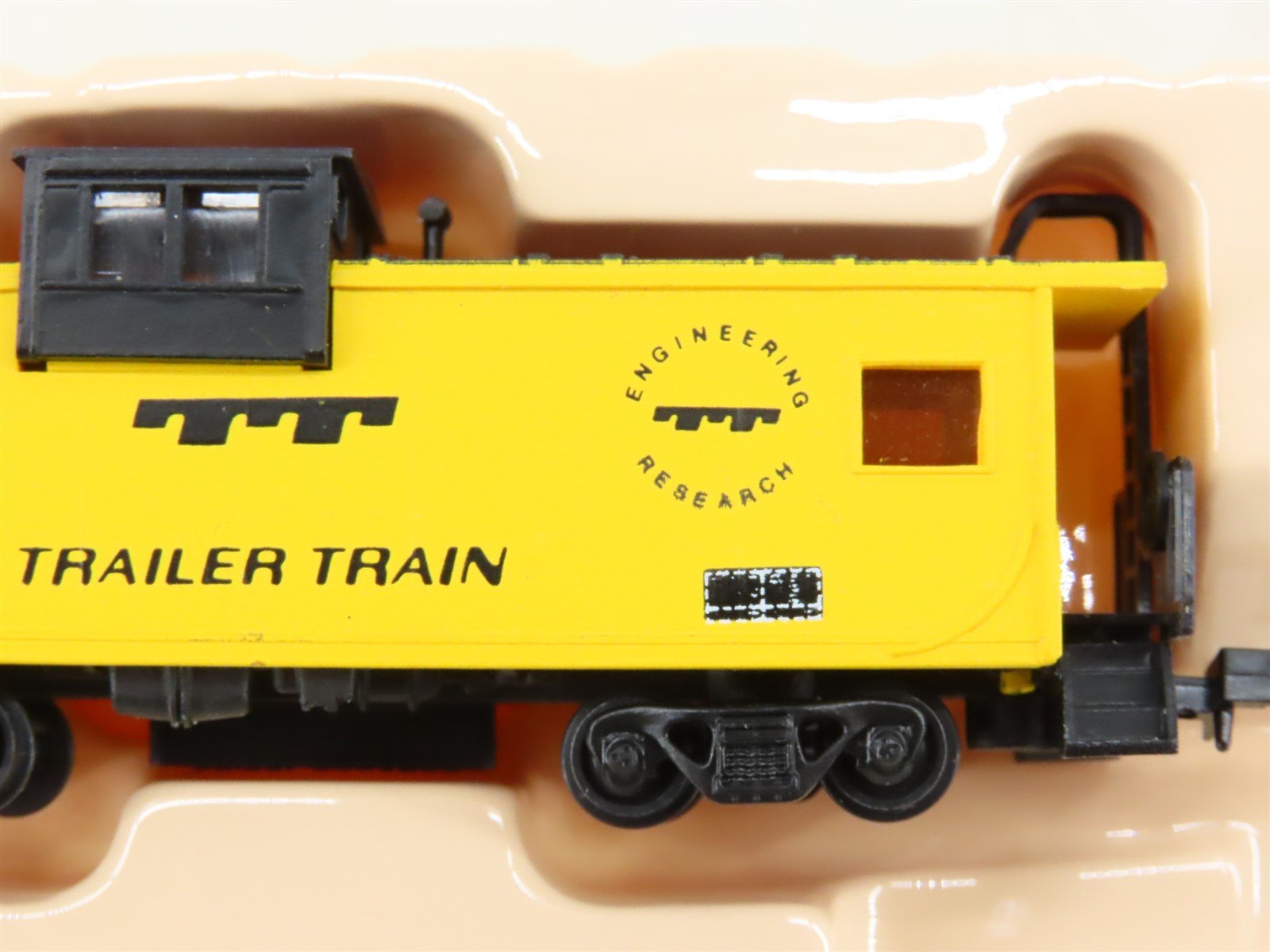 N Scale Con-Cor 0001-126110-2 TTX Trailer Train Cupola Caboose #101