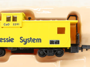 N Scale Con-Cor 0001-126112 C&O Chessie System Bay Window Caboose #3291