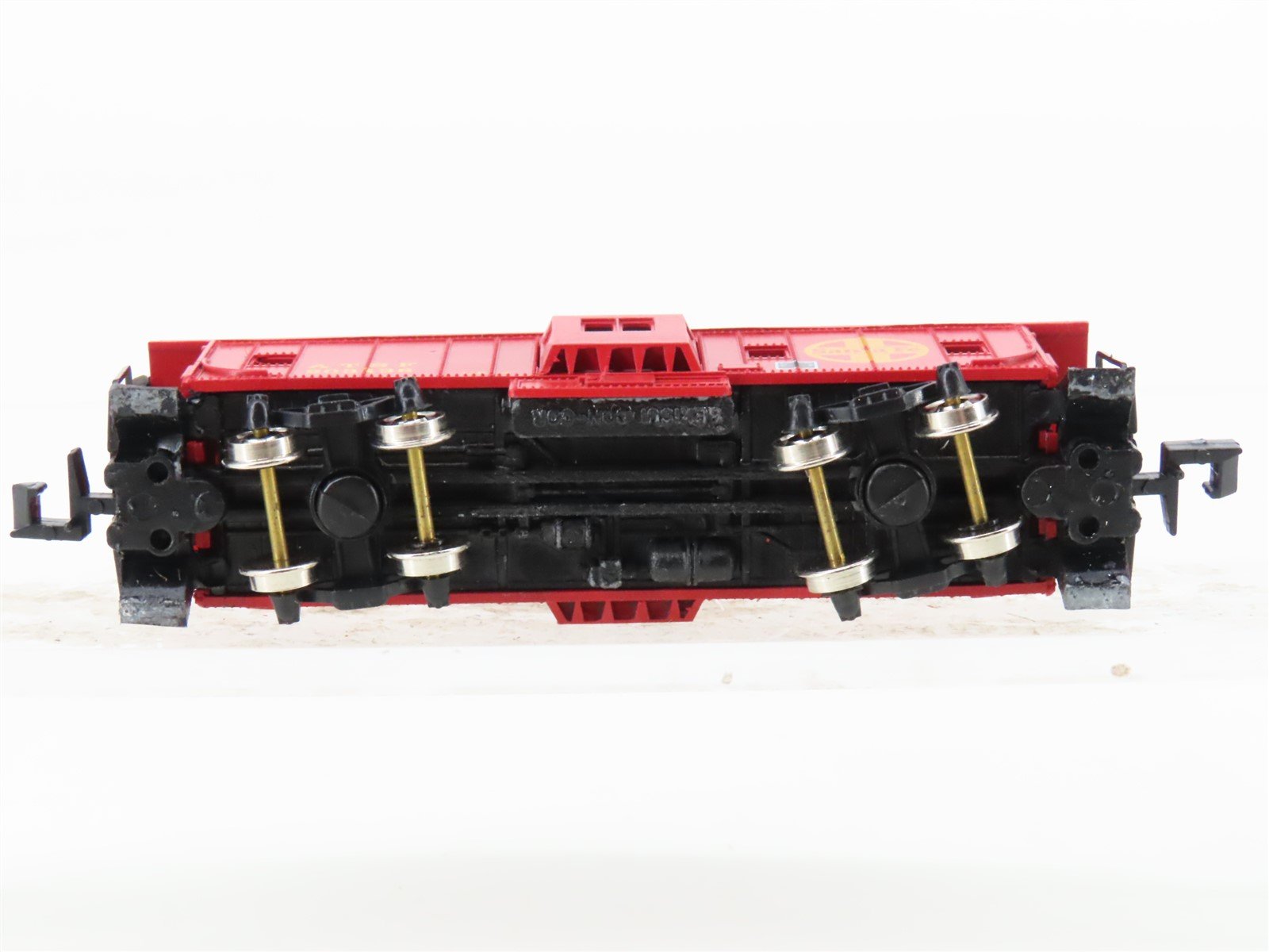 N Scale Con-Cor 0001-125301 ATSF Santa Fe Railroad Bay Window Caboose #203438