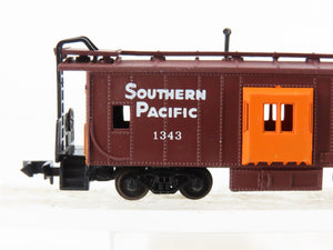 N Scale Con-Cor 0001-125305(1) SP Southern Pacific Bay Window Caboose #1343