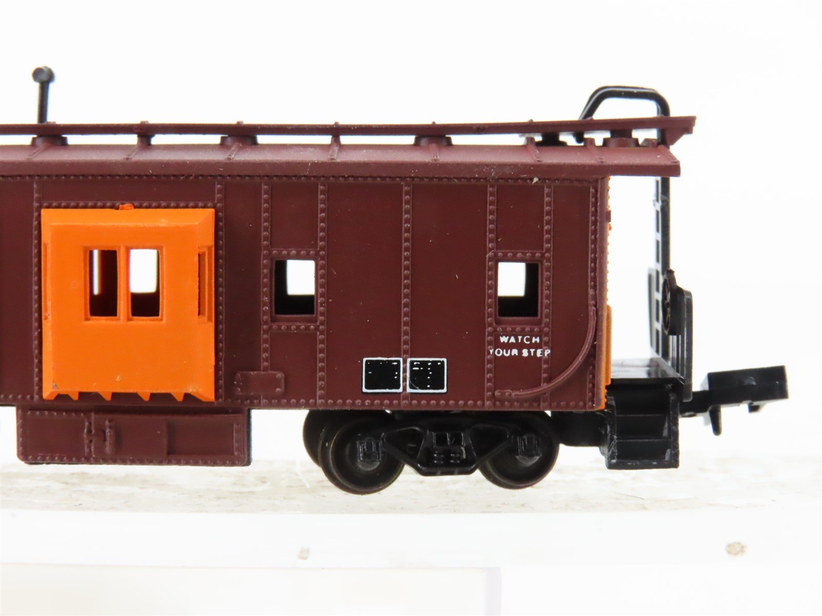 N Scale Con-Cor 0001-125305(1) SP Southern Pacific Bay Window Caboose #1343