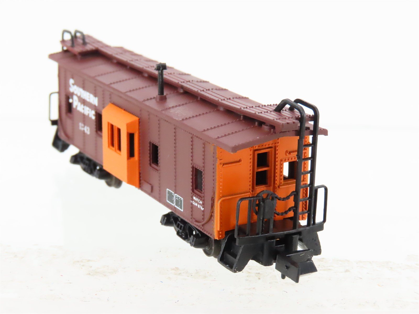 N Scale Con-Cor 0001-125305(1) SP Southern Pacific Bay Window Caboose #1343