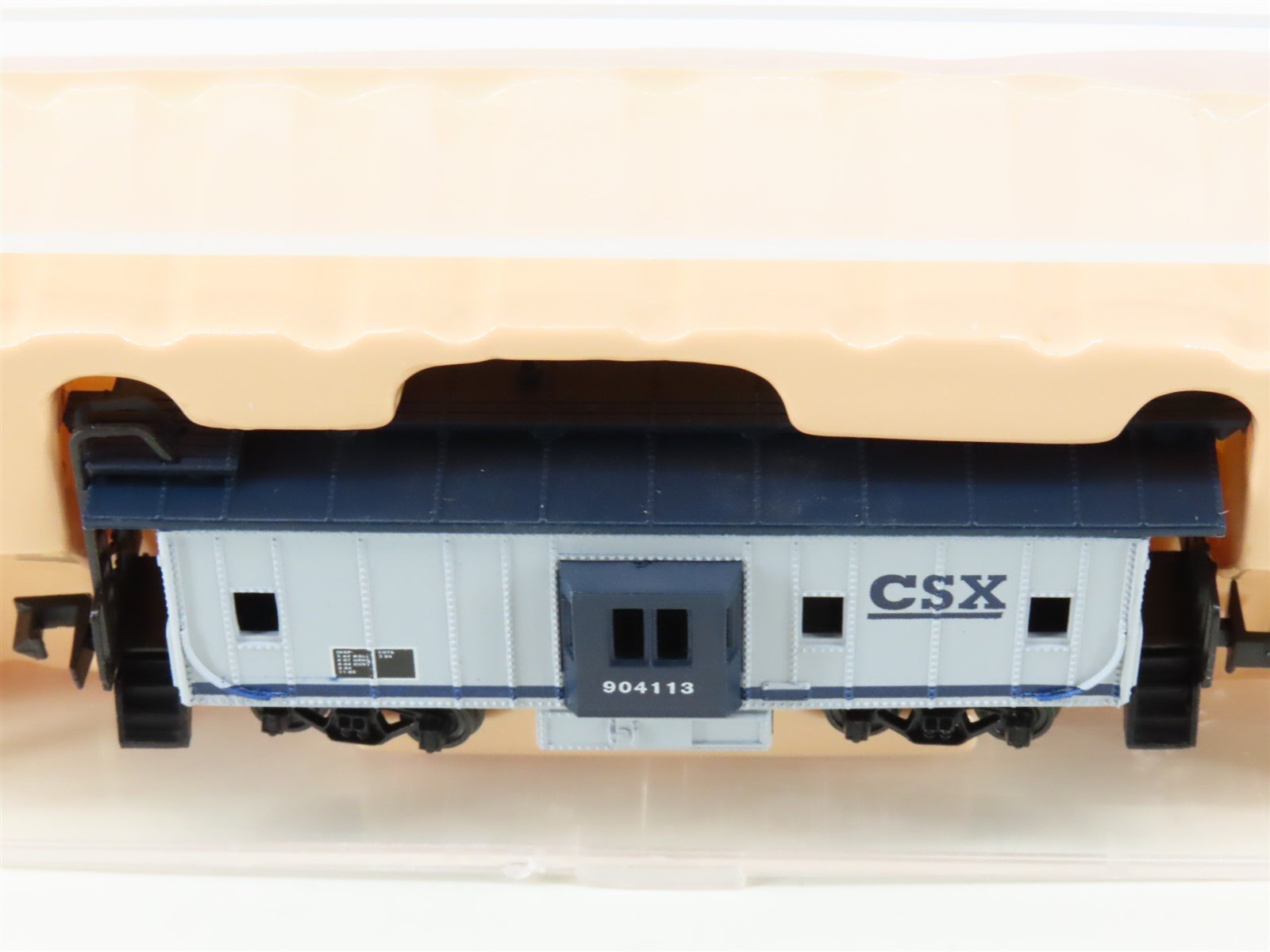 N Scale Con-Cor 0001-125313-2 CSX Bay Window Caboose #904113