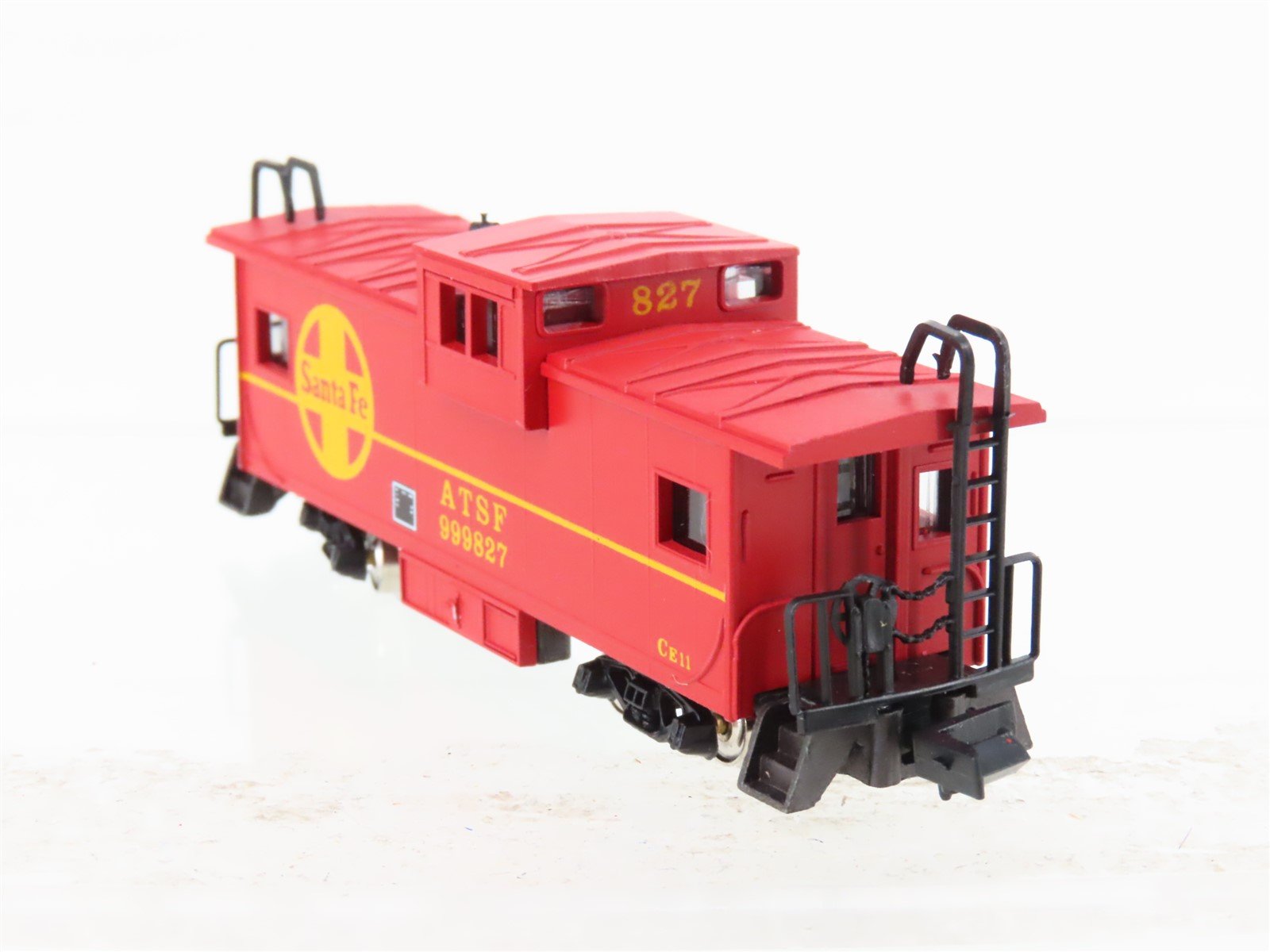N Scale Con-Cor 0001-01261A ATSF Santa Fe Extended Vision Caboose #999827