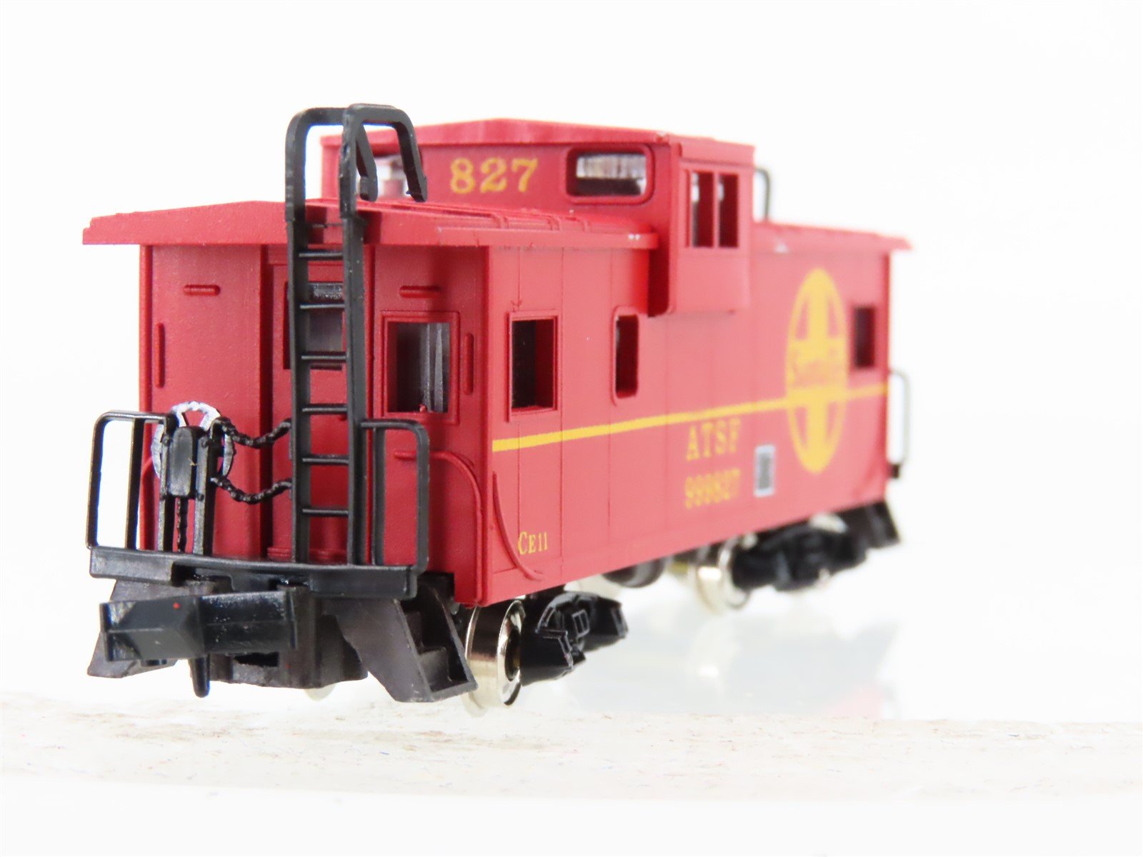N Scale Con-Cor 0001-01261A ATSF Santa Fe Extended Vision Caboose #999827
