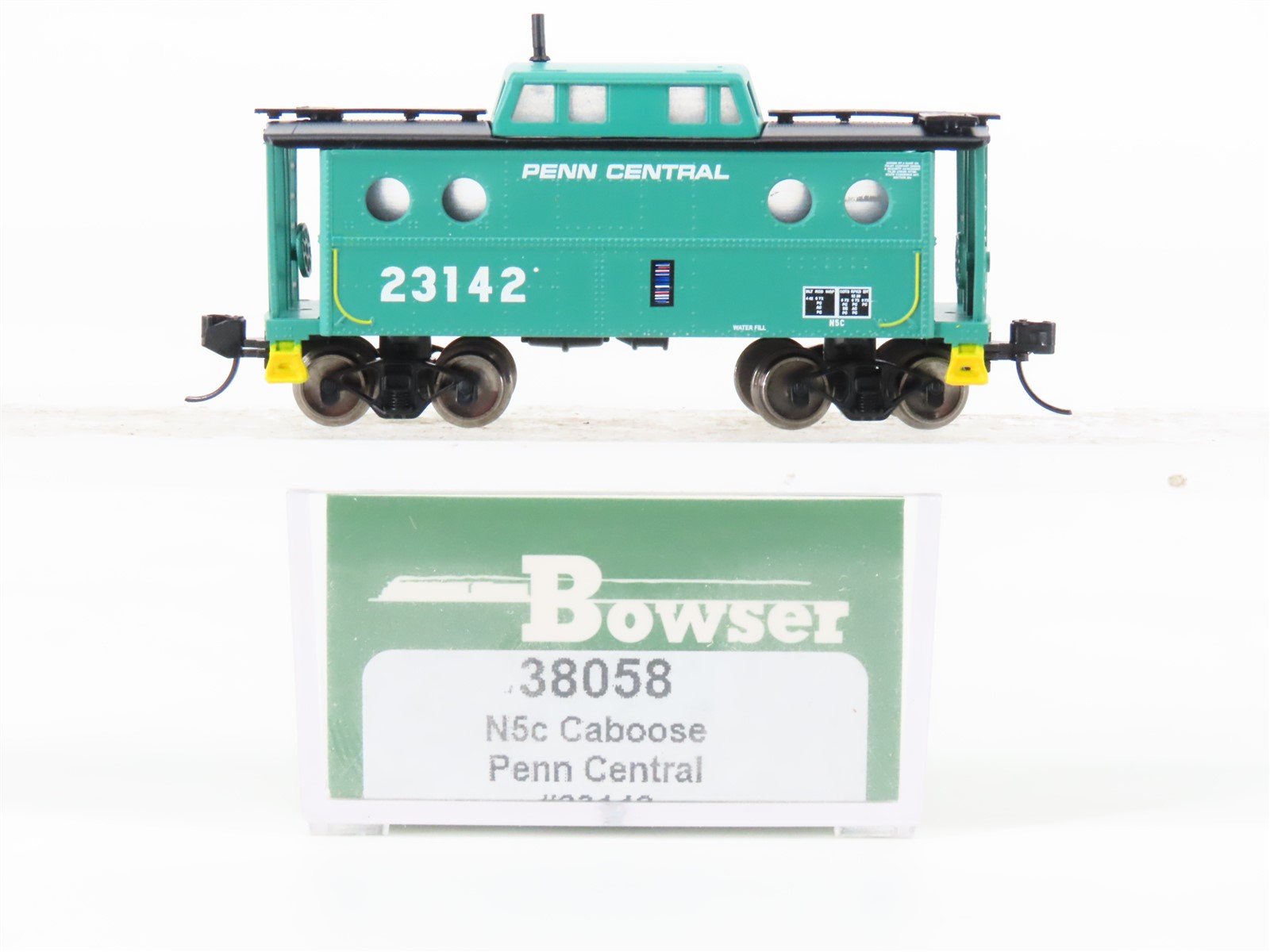 N Scale Bowser 38058 PC Penn Central Railroad Caboose #23142