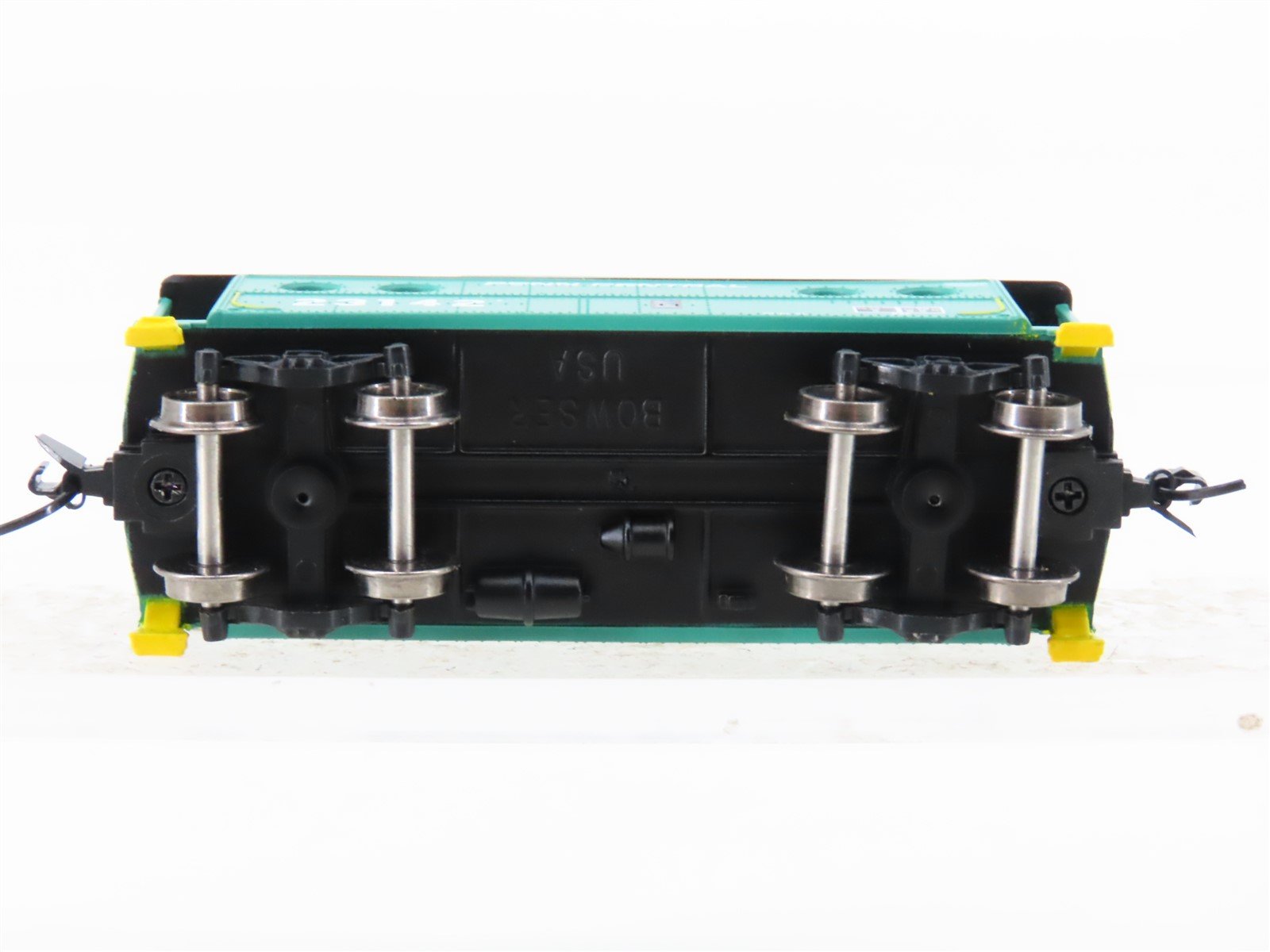 N Scale Bowser 38058 PC Penn Central Railroad Caboose #23142