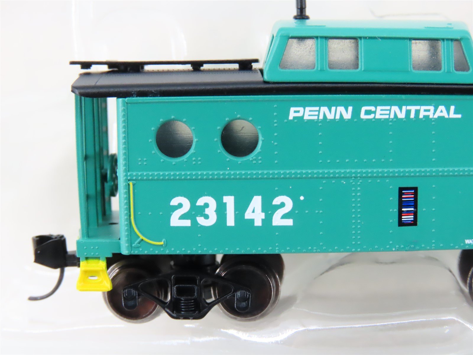 N Scale Bowser 38058 PC Penn Central Railroad Caboose #23142