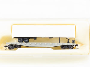 N Scale Con-Cor 0001-01205UN Undecorated 50' Flat Car w/ Trailer