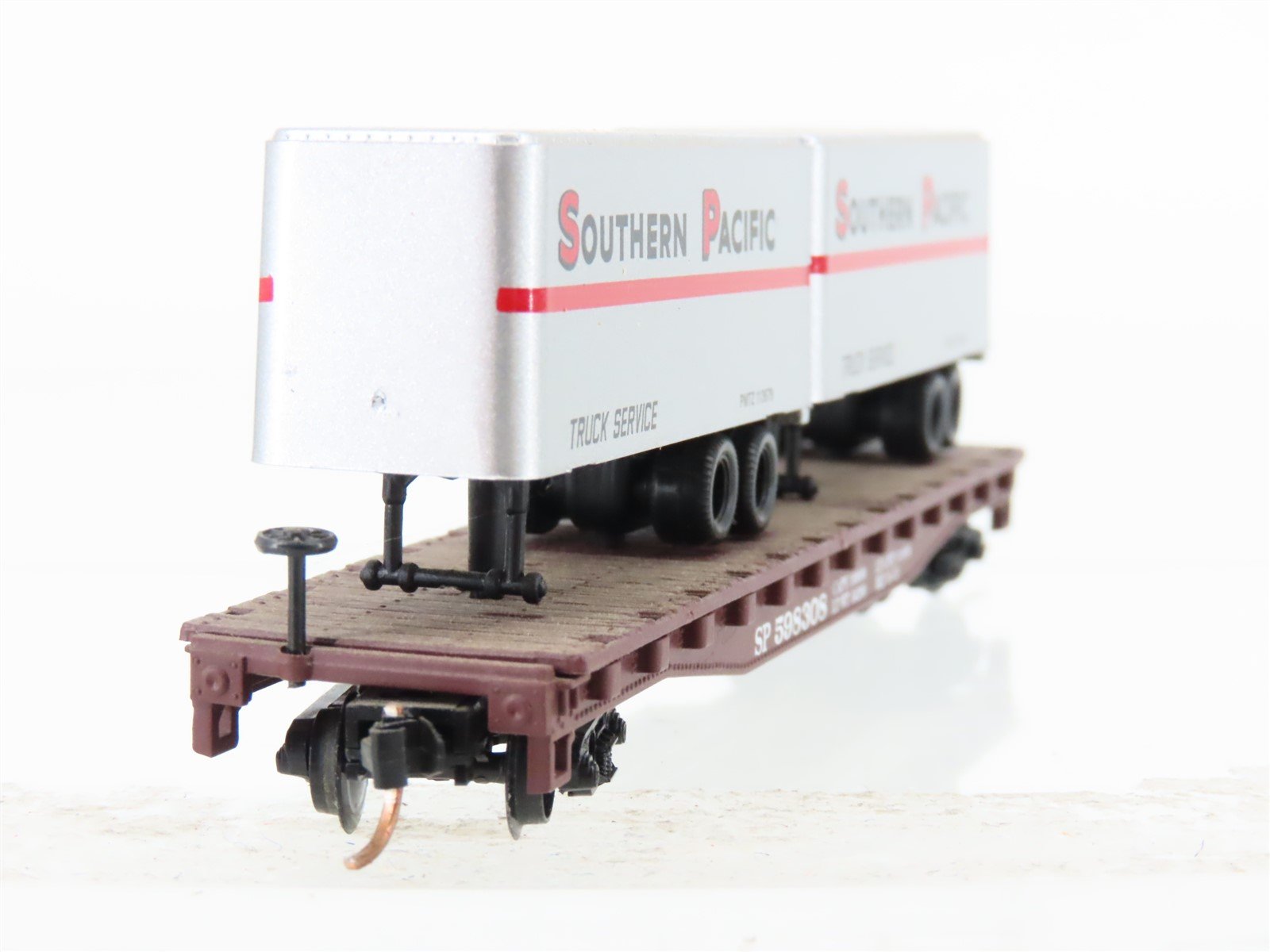 N Scale Atlas 37442 SP Southern Pacific Flat Car #598308 w/ 2 24' Trailers