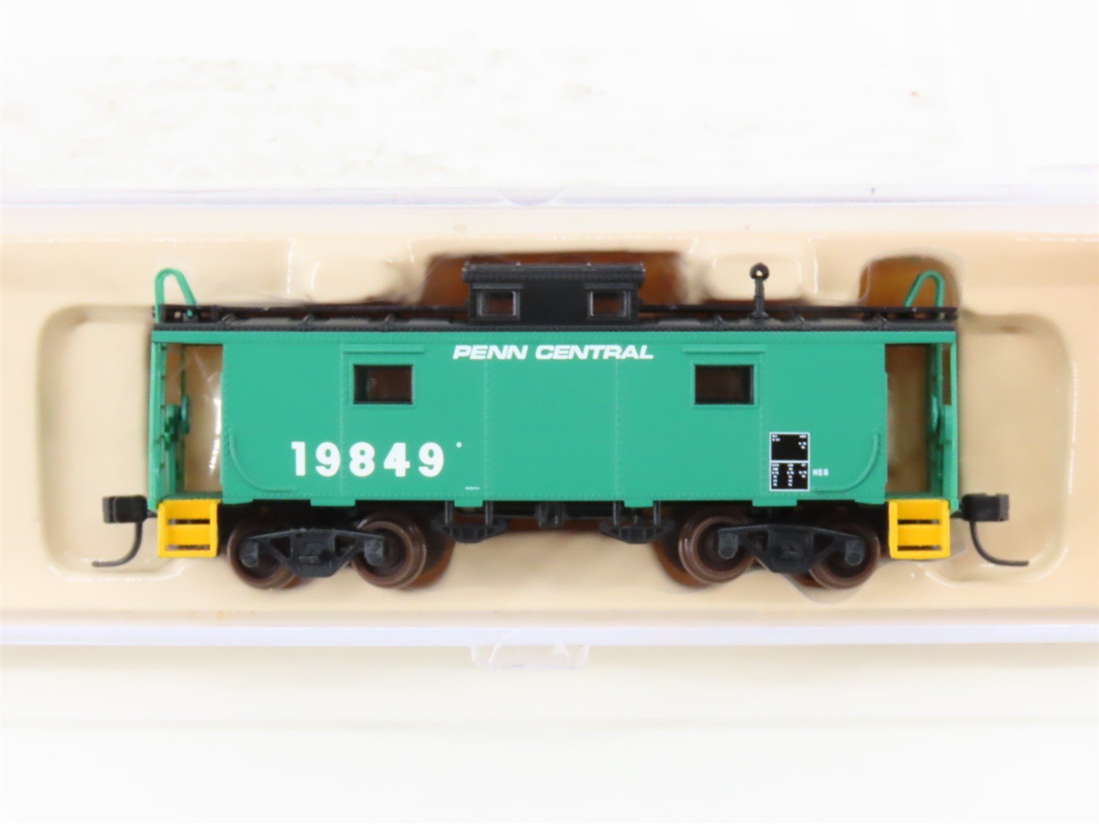 N Scale Atlas 33452 PC Penn Central Railroad NE-6 Cupola Caboose #19849