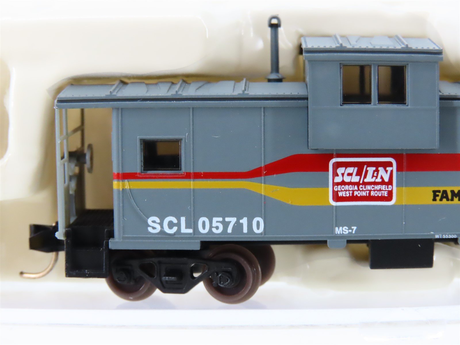 N Scale Atlas 30379 SCL/L&N Family Lines Extended Vision Cupola Caboose #05710
