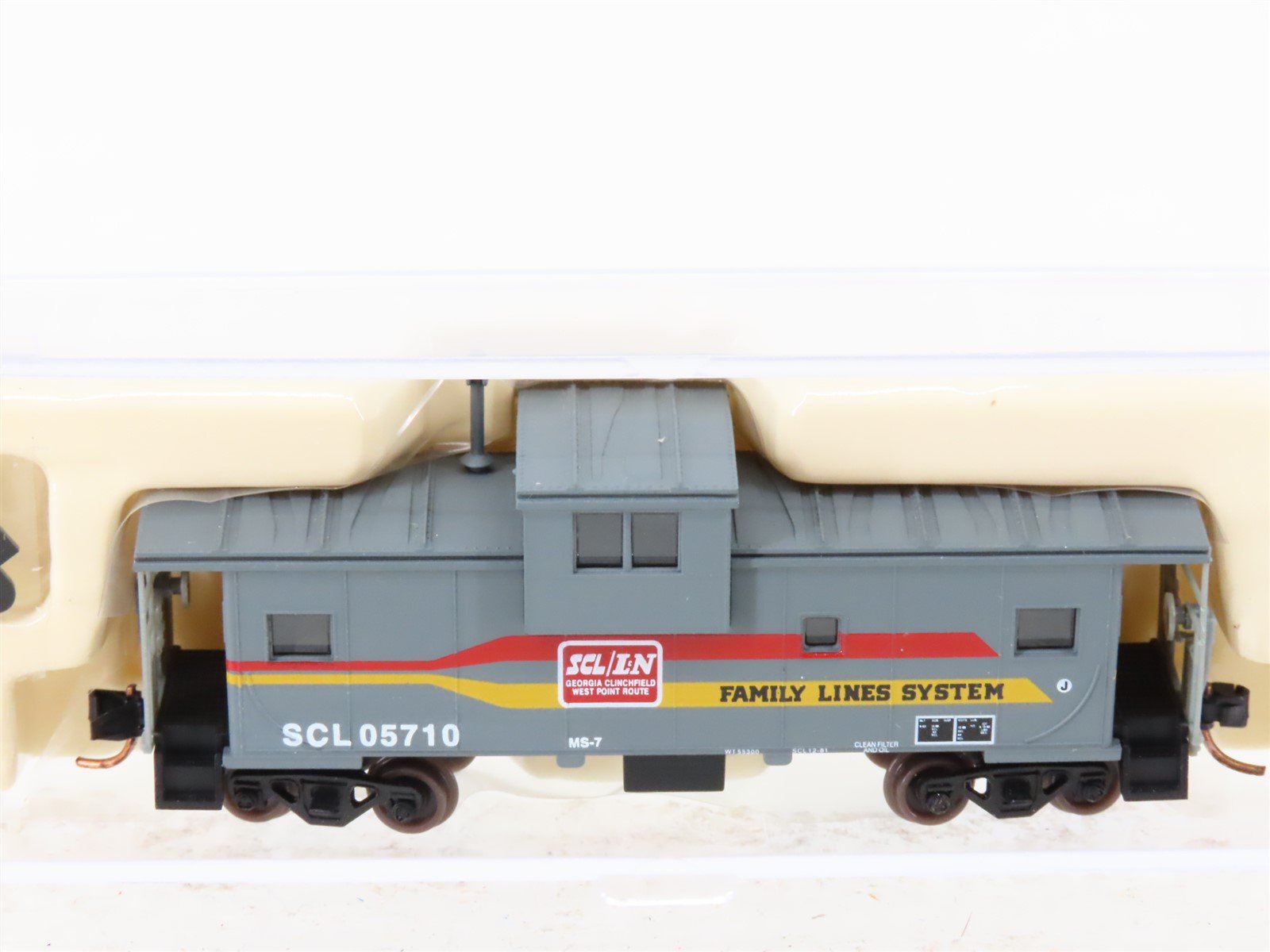 N Scale Atlas 30379 SCL/L&N Family Lines System Extended Vision Caboose #05710
