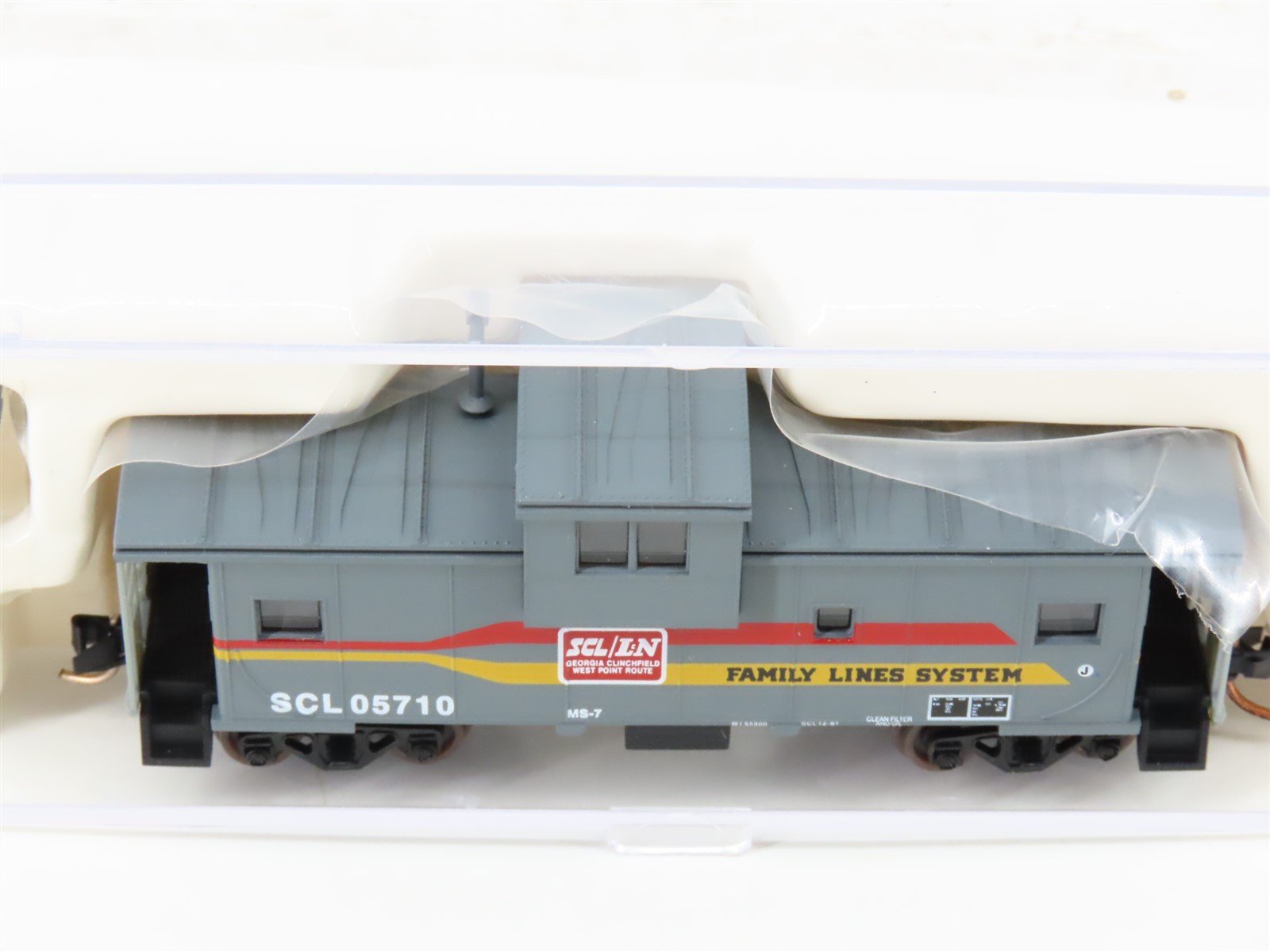 N Scale Atlas 30379 SCL/L&N Family Lines System Extended Vision Caboose #05710