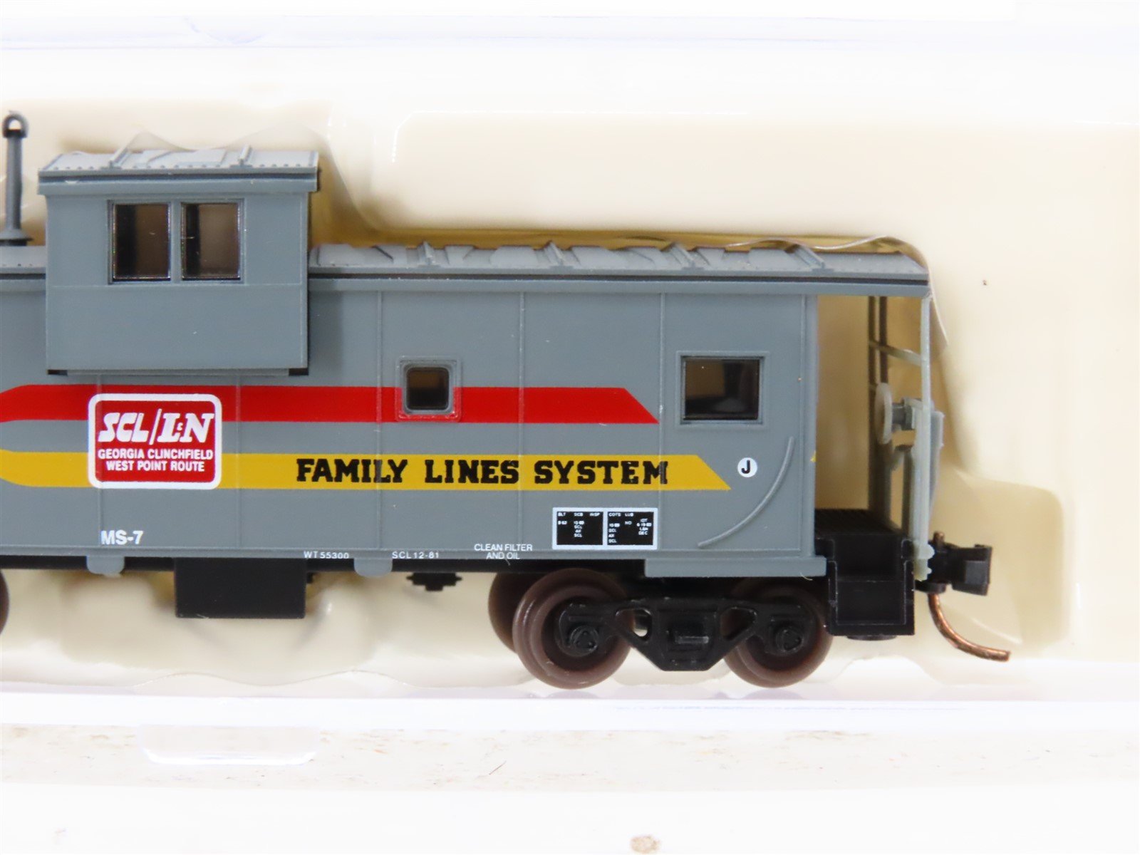 N Scale Atlas 30379 SCL/L&N Family Lines System Extended Vision Caboose #05710