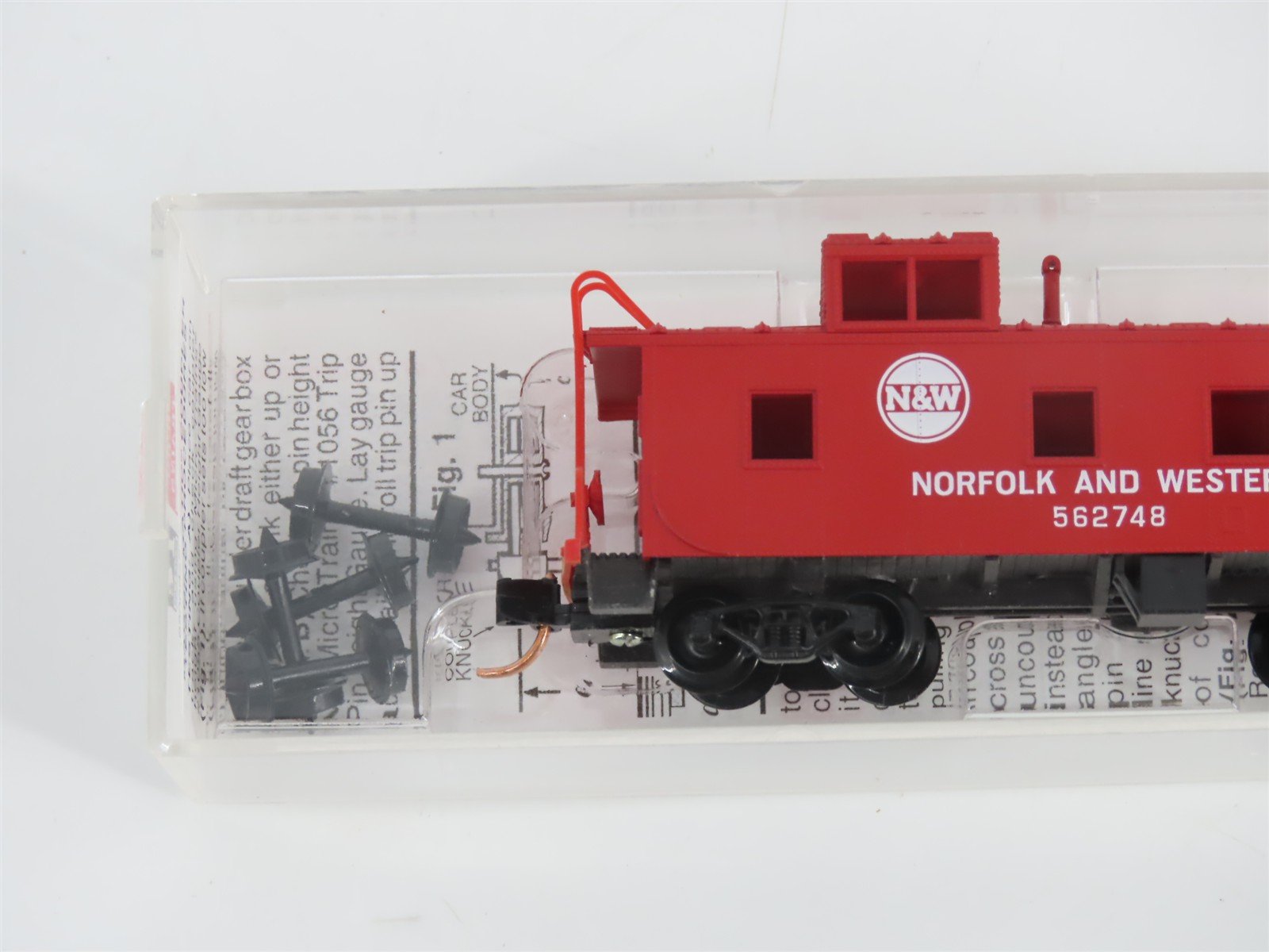 N Scale Micro-Trains MTL 100170 N&W Norfolk & Western 36' Caboose #562748