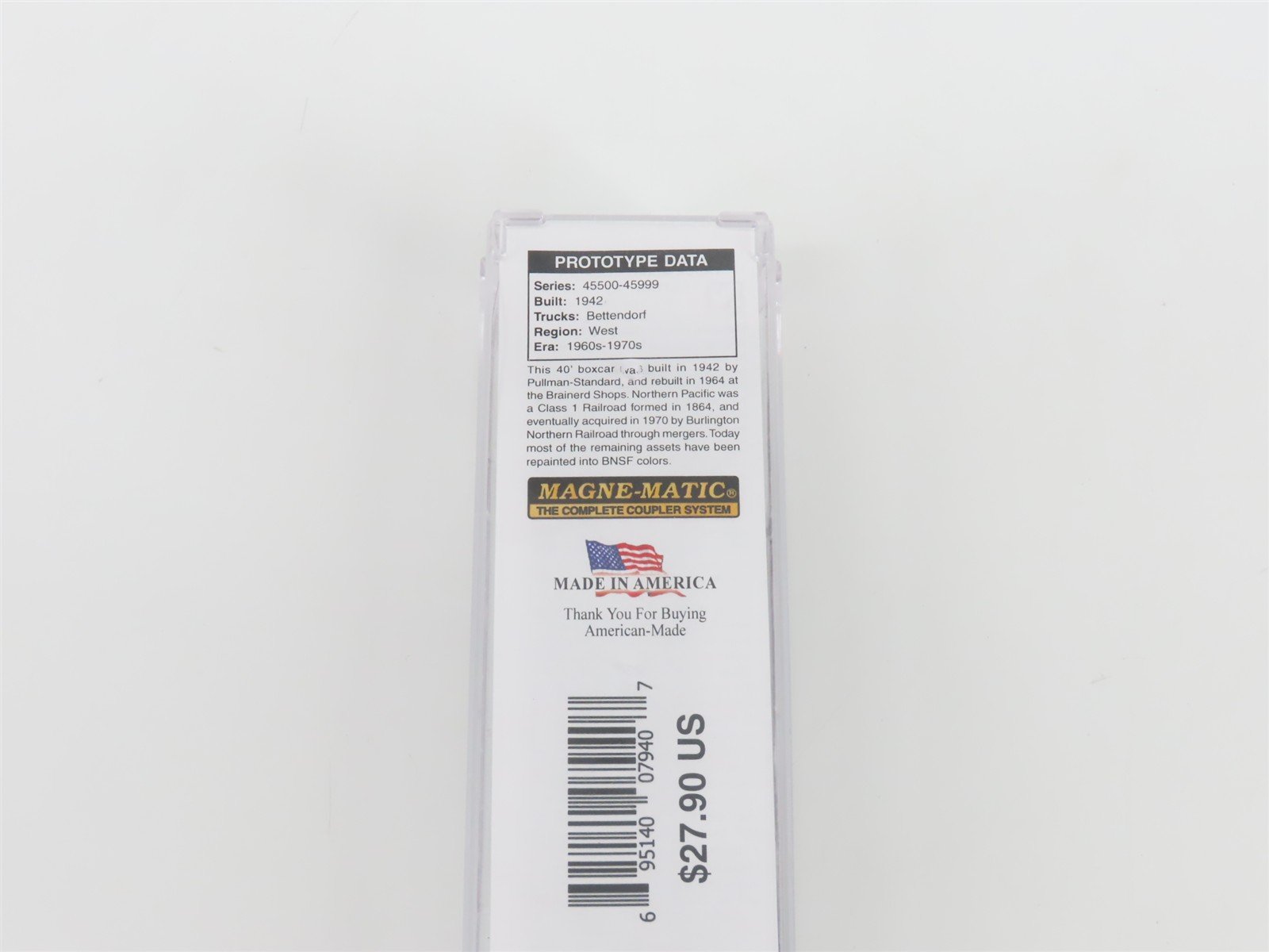 N Scale Micro-Trains MTL 07300320 NP Northern Pacific 40' Box Car #45617