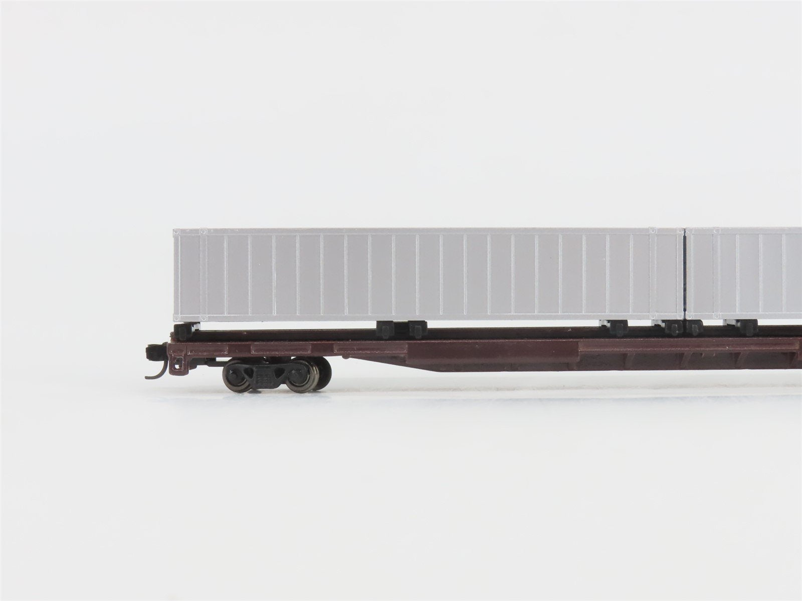 N Scale Con-Cor 0001-01207UN Undecorated Flat Car w/ 2 Sea Containers