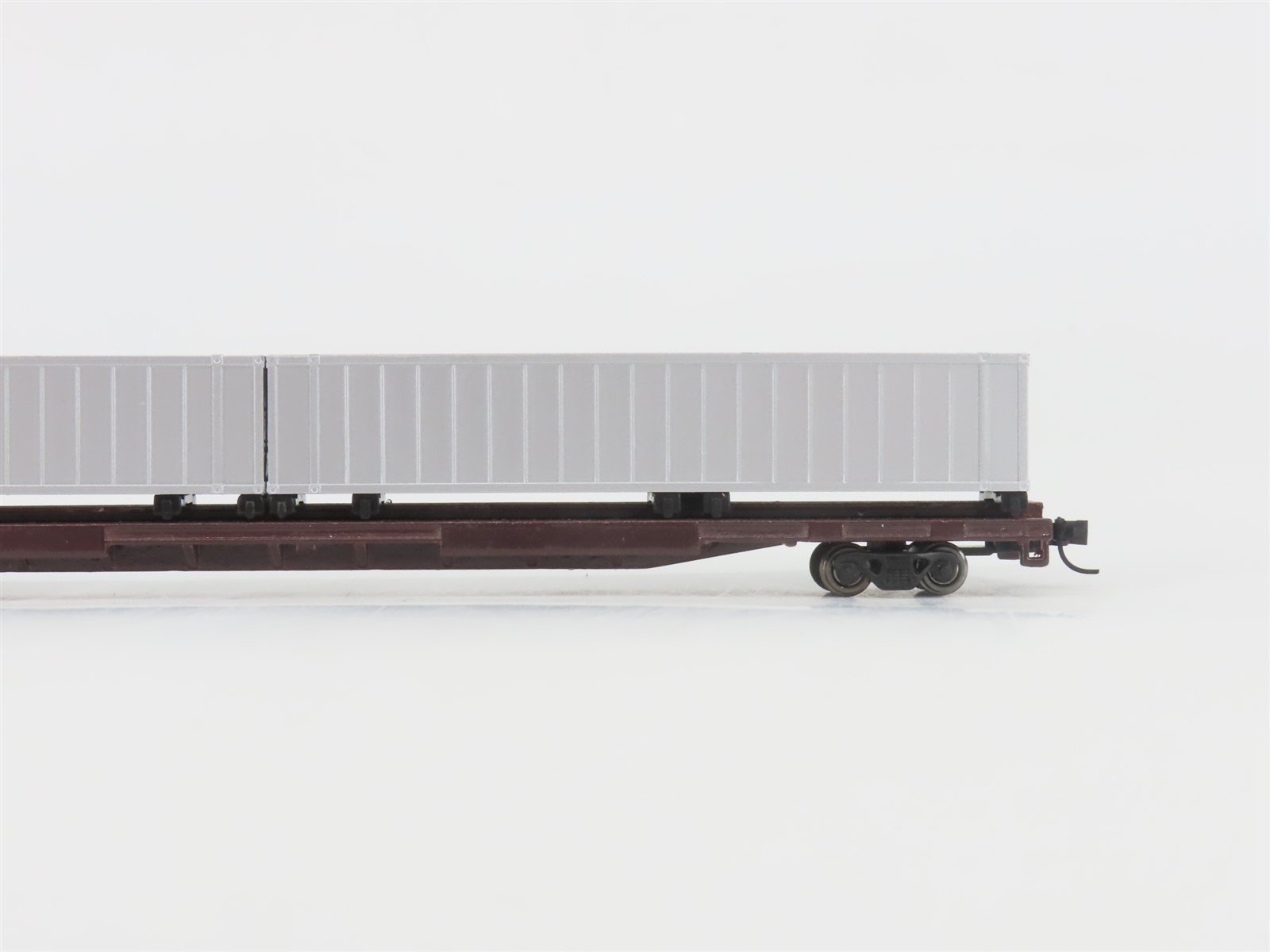 N Scale Con-Cor 0001-01207UN Undecorated Flat Car w/ 2 Sea Containers