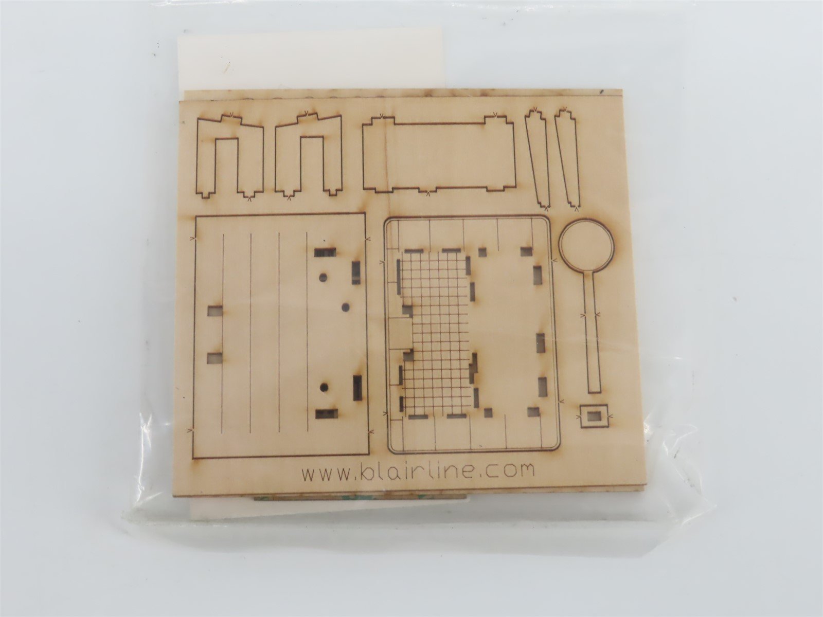 N 1/160 Scale Blair Line LLC Laser-Cut Kit 087 Clark Oil Gas Station