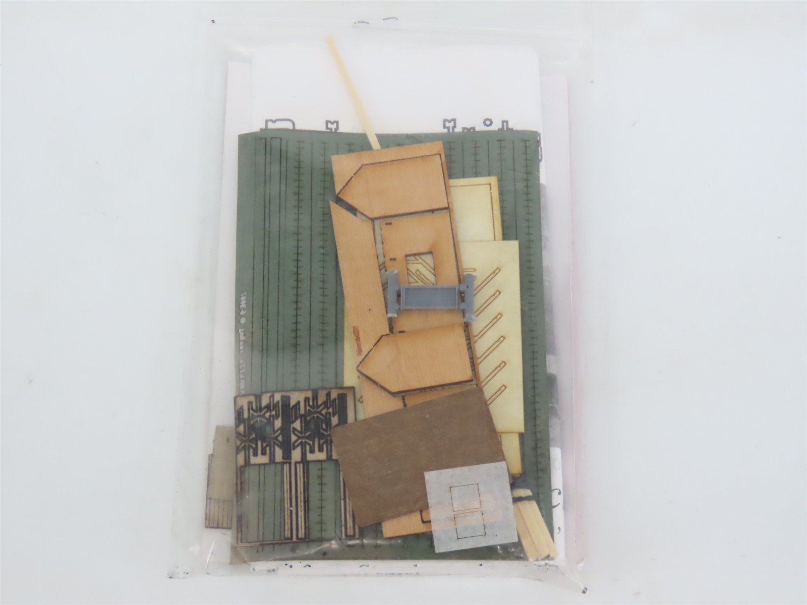 N 1/160 Scale Rslaserkits 3046 Jeff's Roach Shack Building Wood Kit