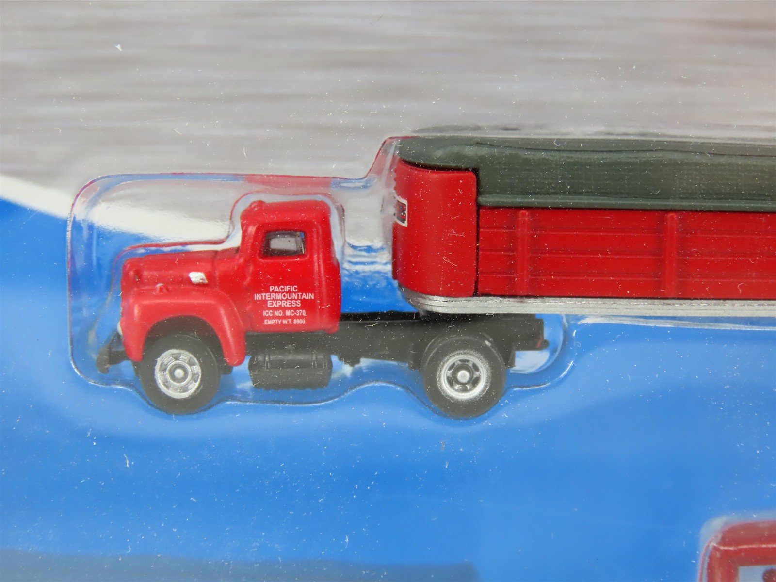 N 1/160 Scale CMW Mini Metals 51129 P-I-E Semi-Tractor/32' Covered Wagon Set