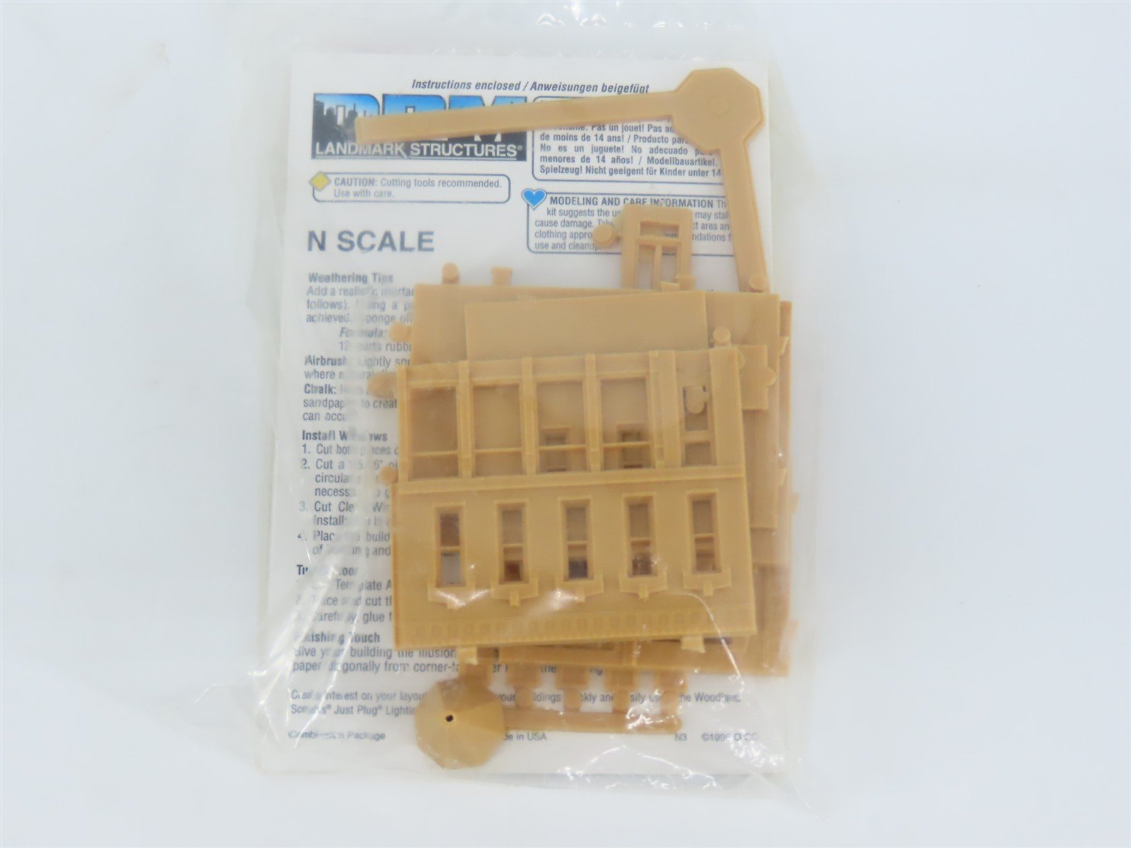 N Scale Woodland Scenics DPM Landmark Kit #51300 Corner Turret Building - SEALED