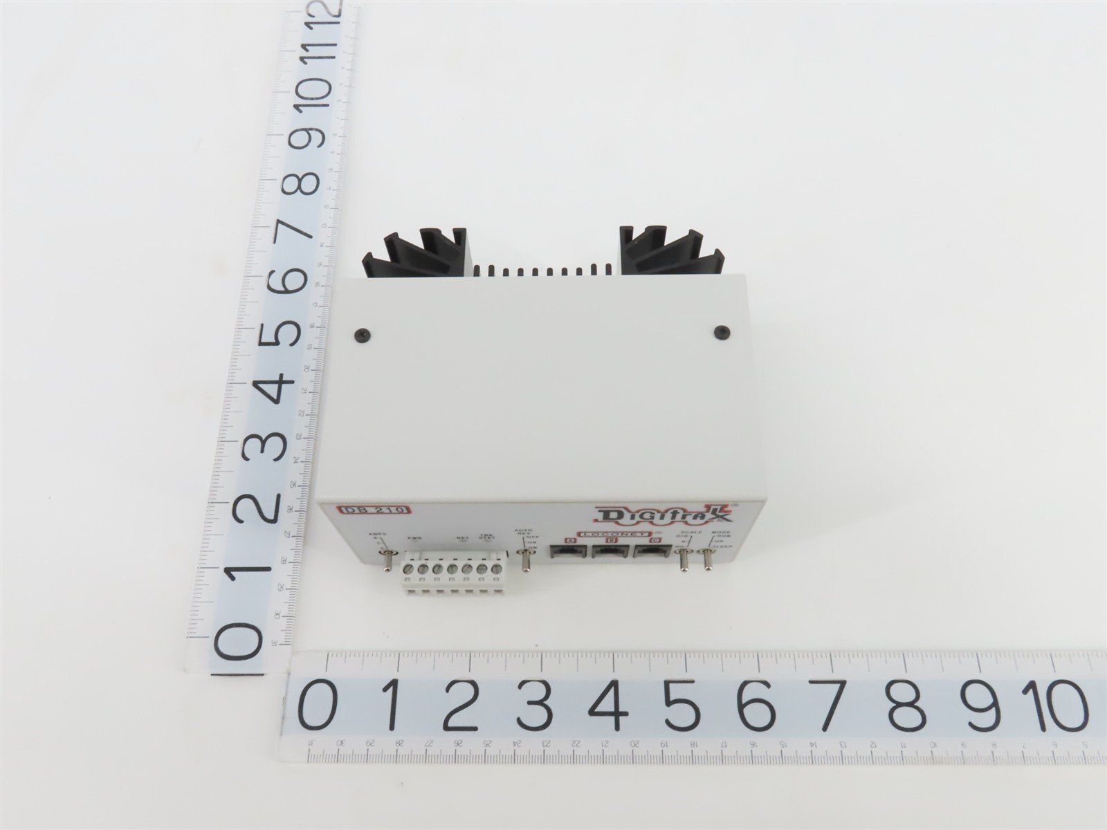 Digitrax DB210 Advanced LocoNet 8-Amp AutoReversing DCC Booster