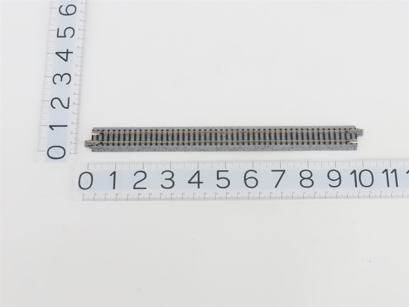 N Scale KATO Unitrack 20-864-1 Inner Oval Track Add-On Set - V5